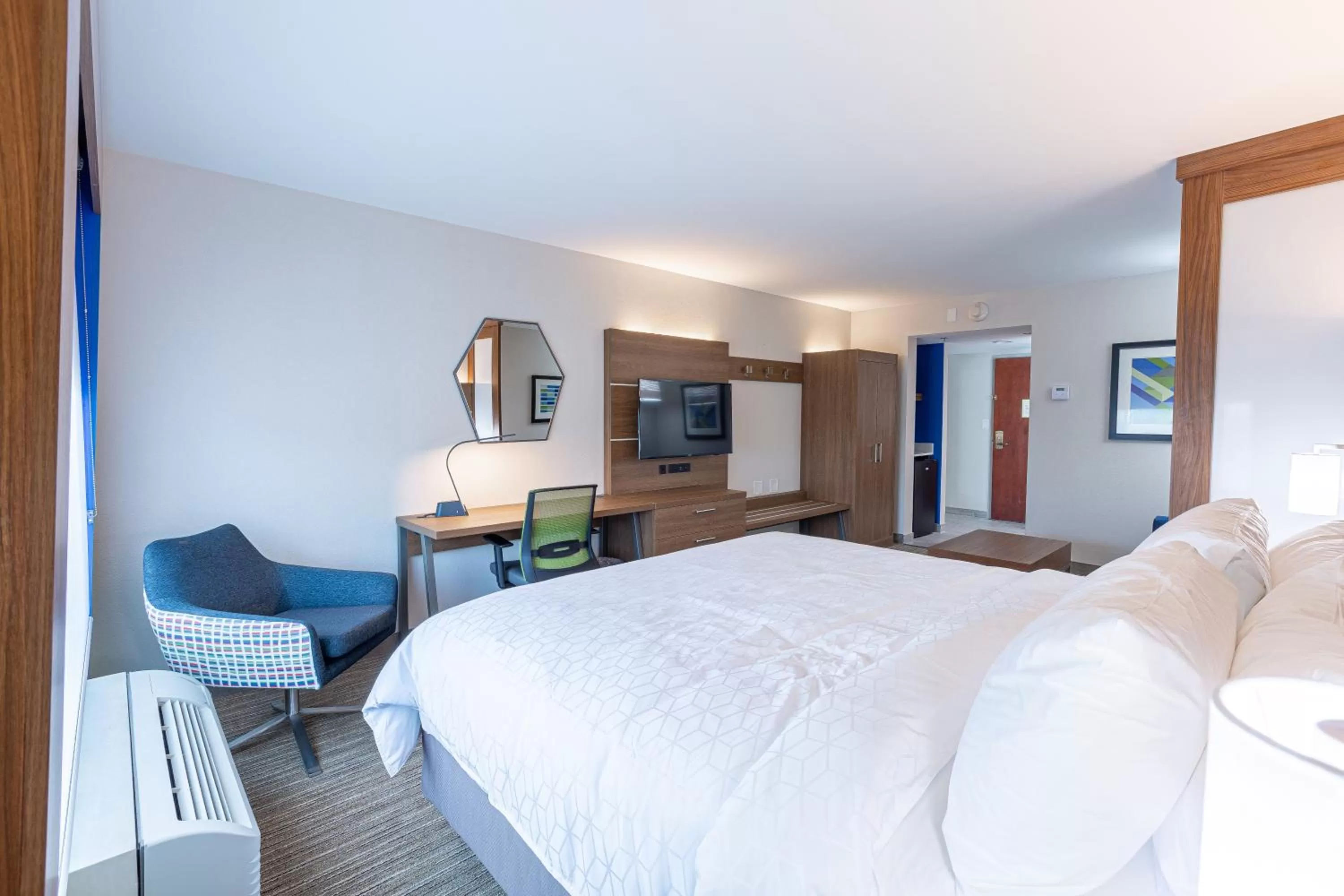 Bedroom, Bed in Holiday Inn Express & Suites Arlington North – Stadium Area by IHG