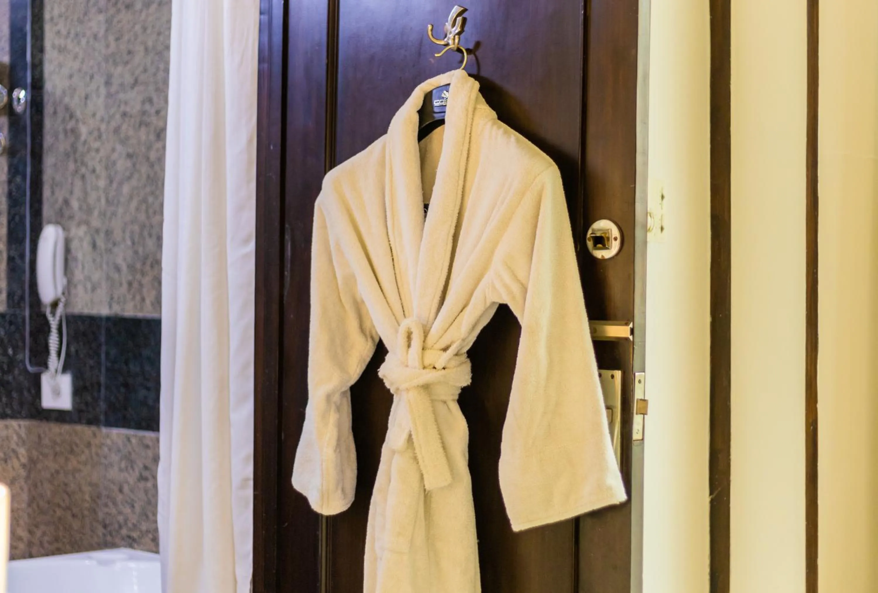 Bathroom in Hotel Shanti Palace Mahipalpur