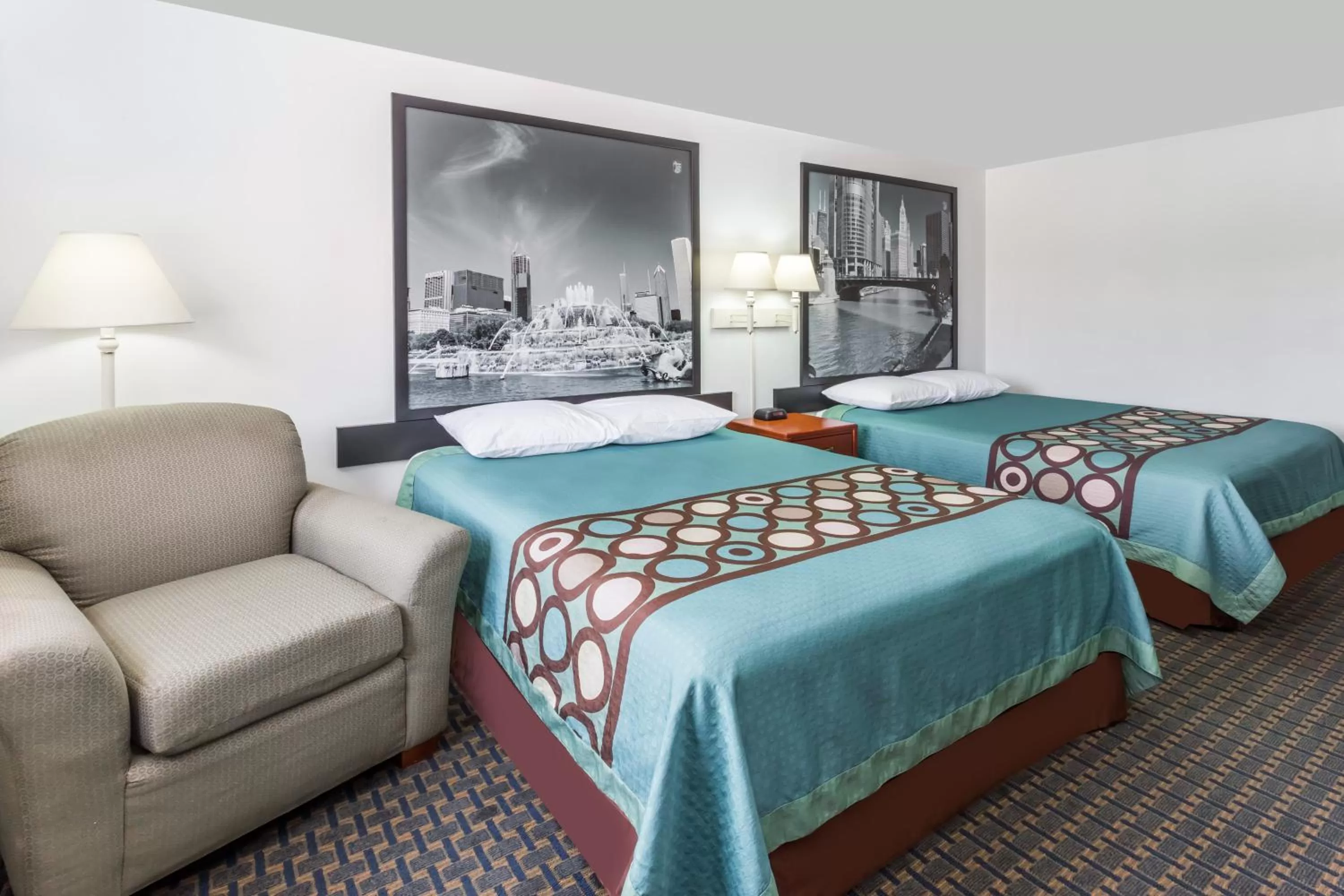 Bedroom, Bed in Super 8 by Wyndham Rock Falls Sterling Area