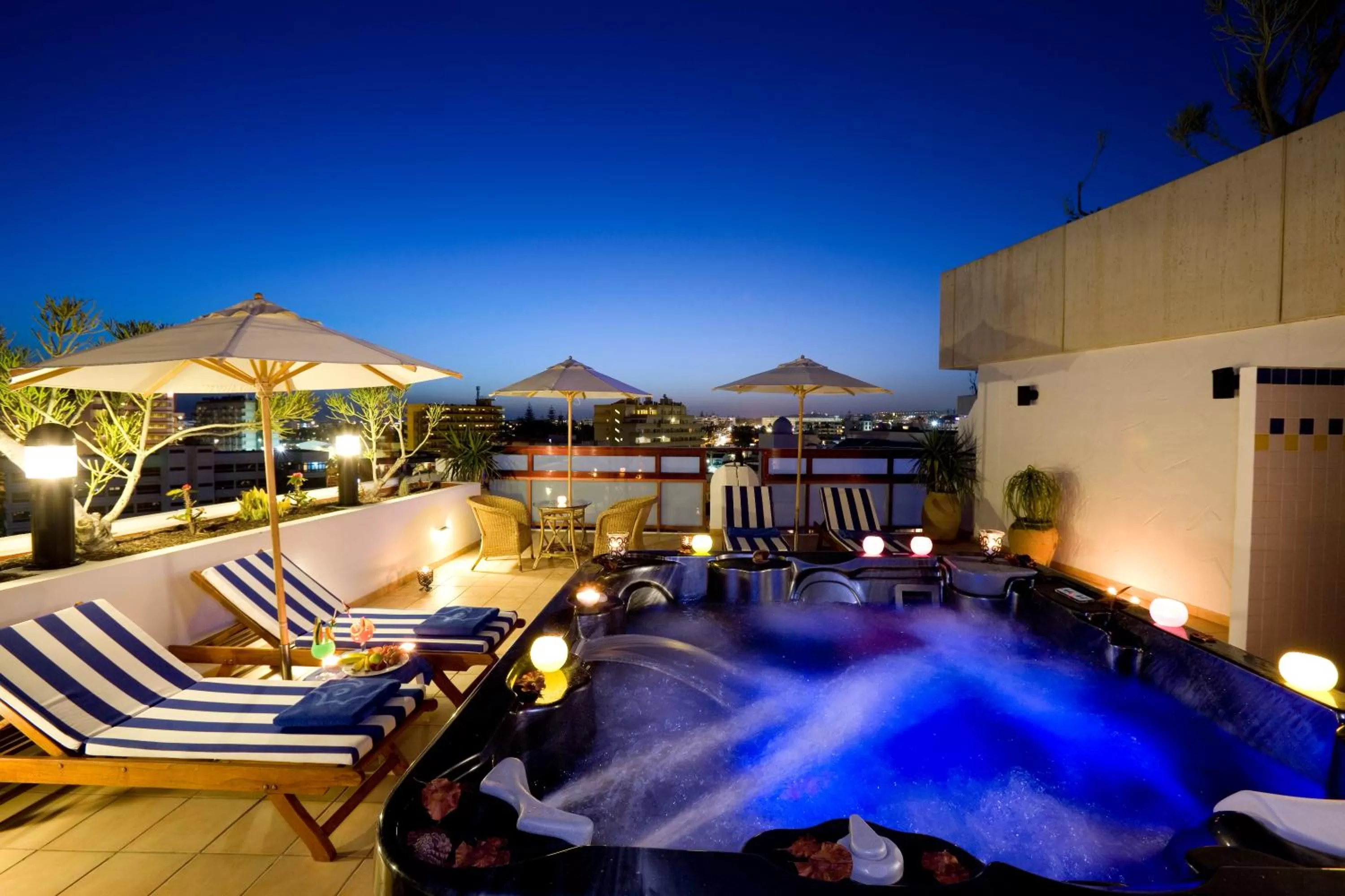 Hot Tub in Seaside Sandy Beach