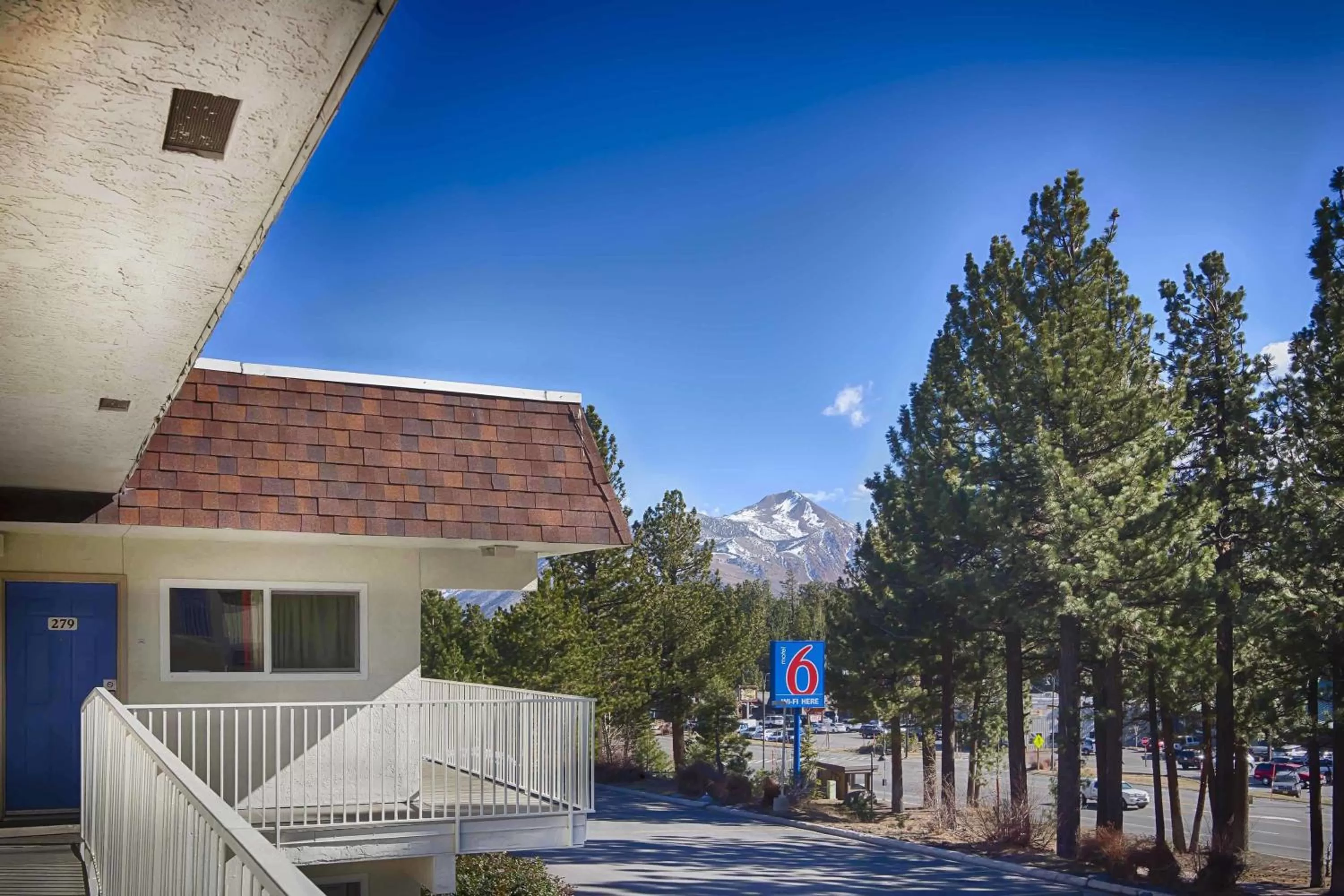 Facade/entrance in Motel 6-Mammoth Lakes, CA