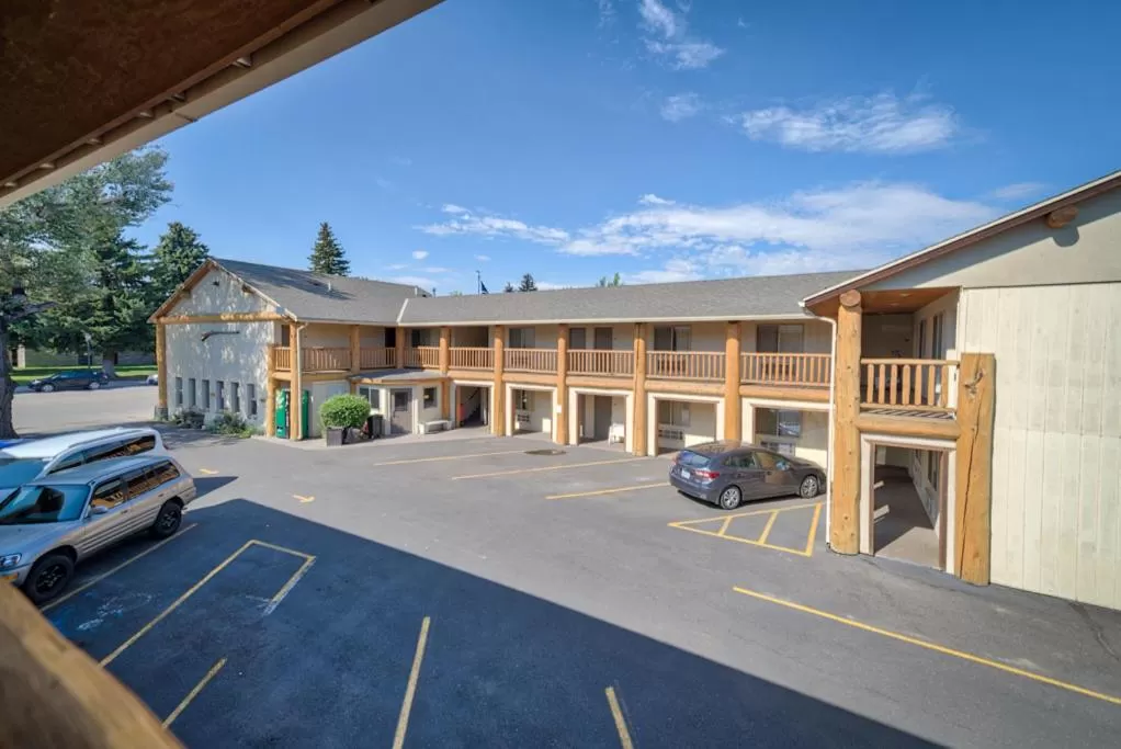 Property building in Moose Creek Lodge & Suites