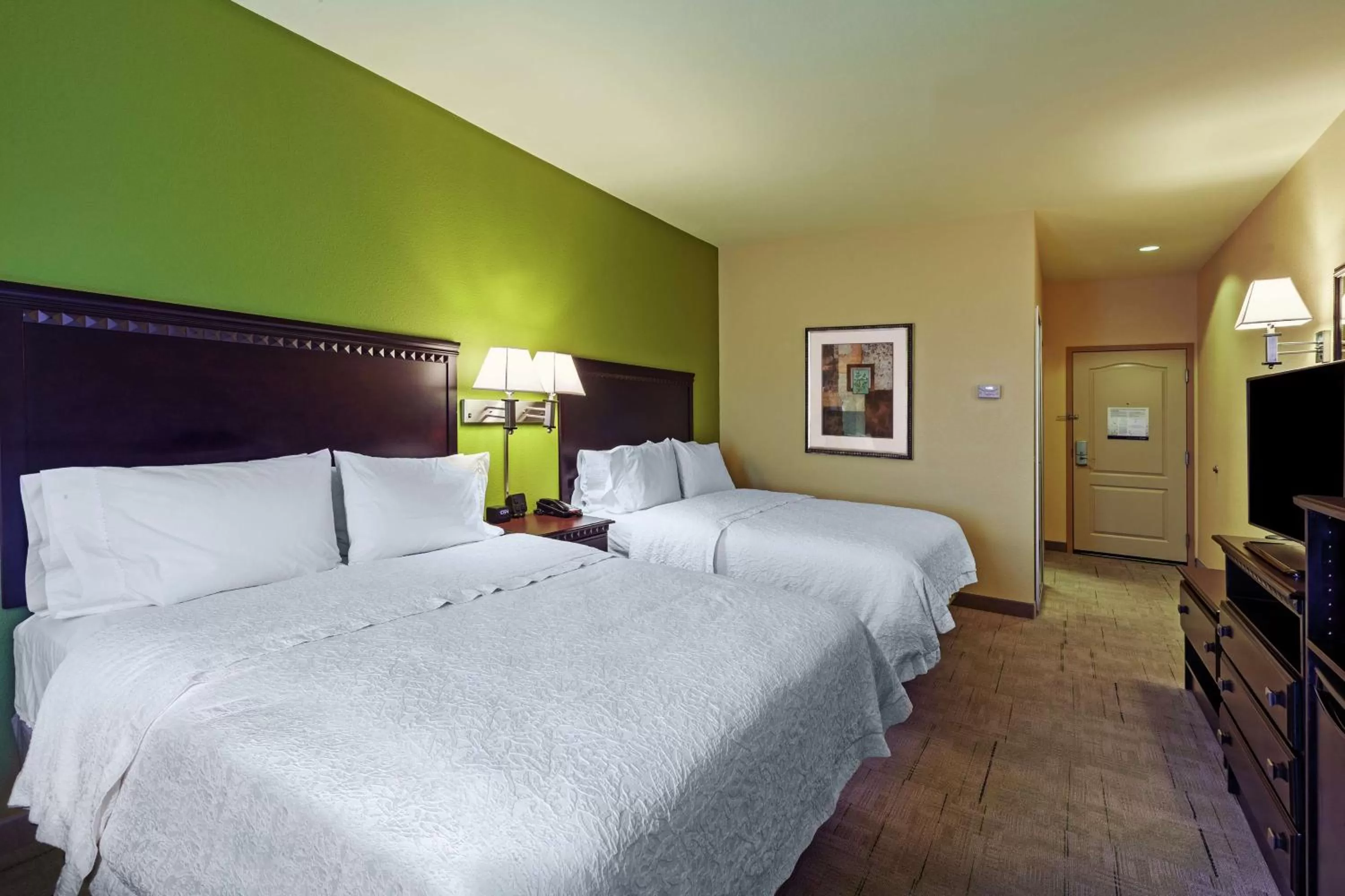 Bedroom, Bed in Hampton Inn & Suites Owasso