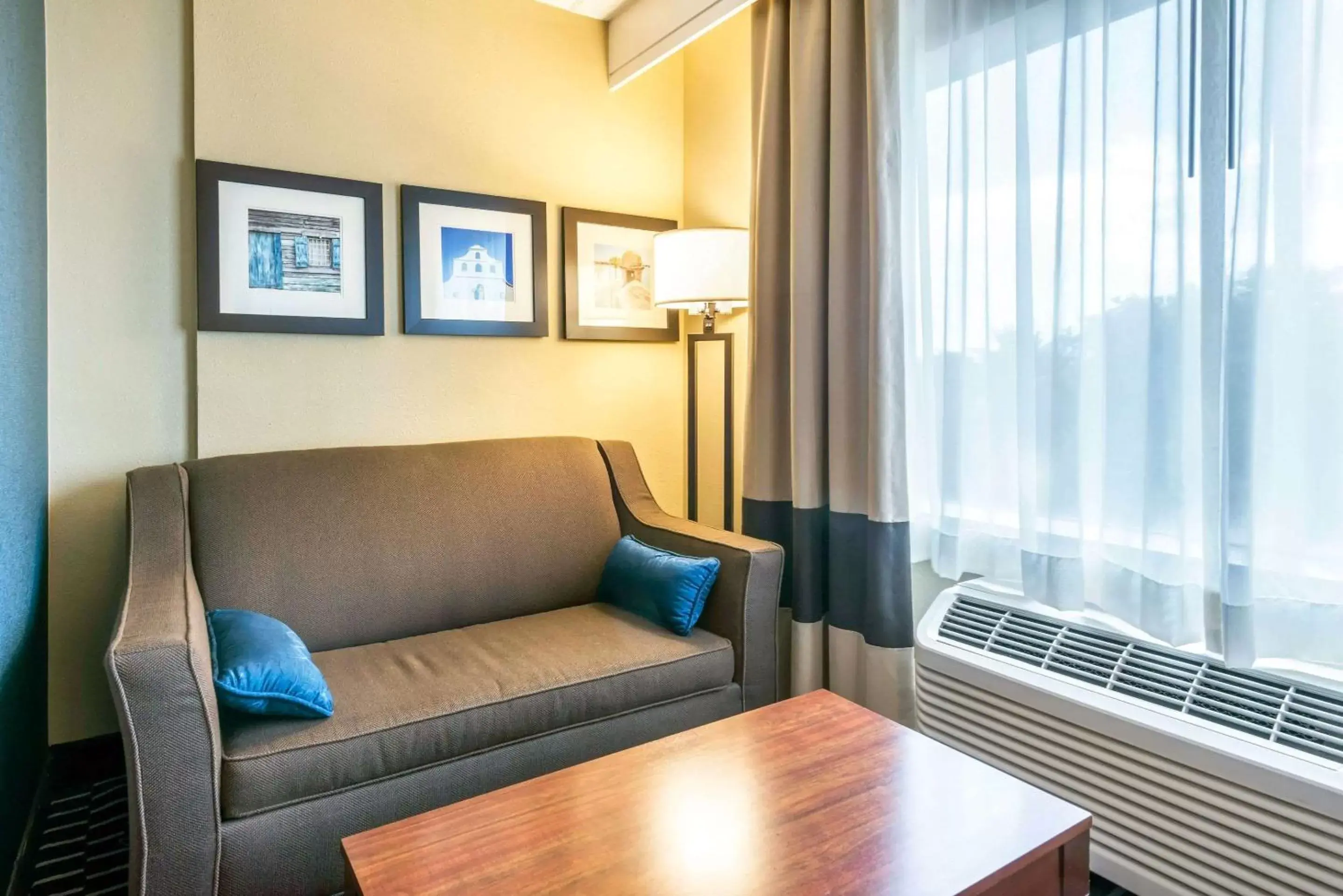 King Suite with Balcony in Villa Victor, Ascend Hotel Collection King Suite with Balcony in Villa Victor, Ascend Hotel Collection