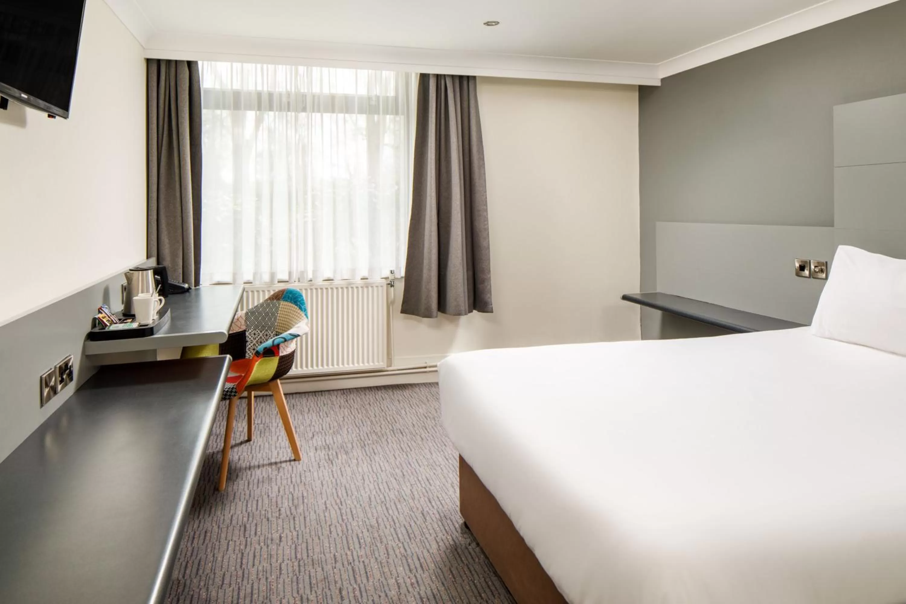 Bed in Mercure Chester Abbots Well Hotel