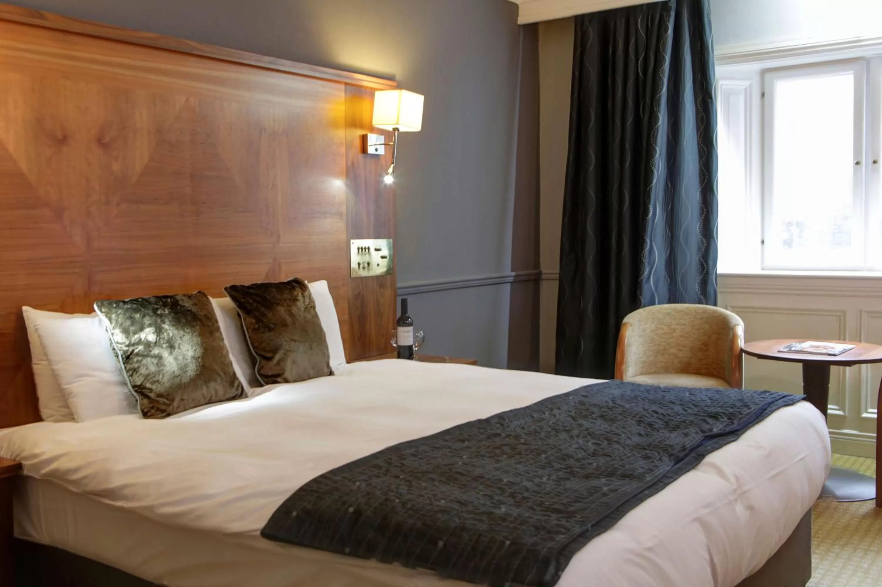 Photo of the whole room, Bed in Quorn Country Hotel Leicester