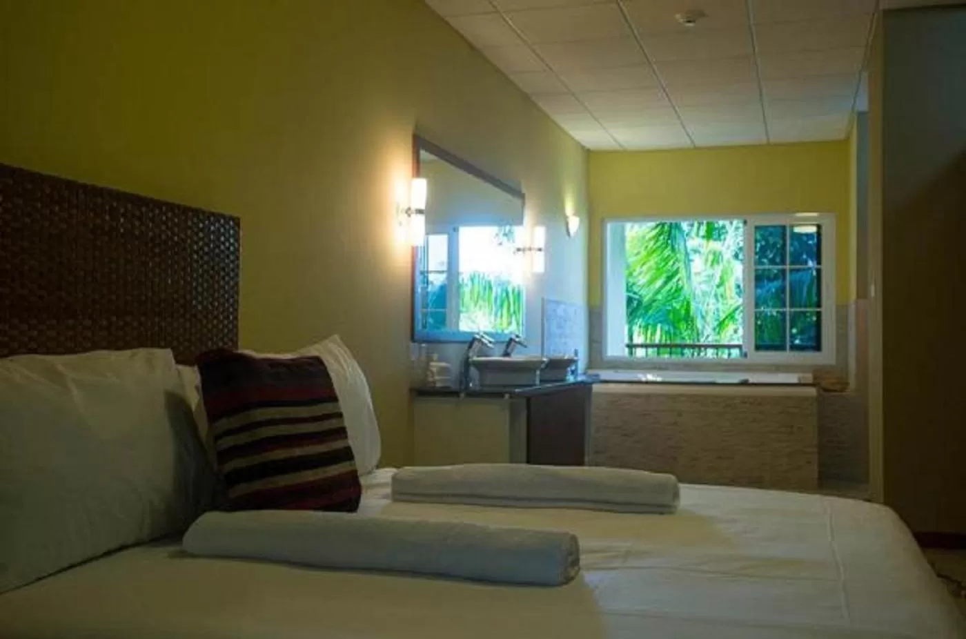 Bed in Jacana Amazon Wellness Resort