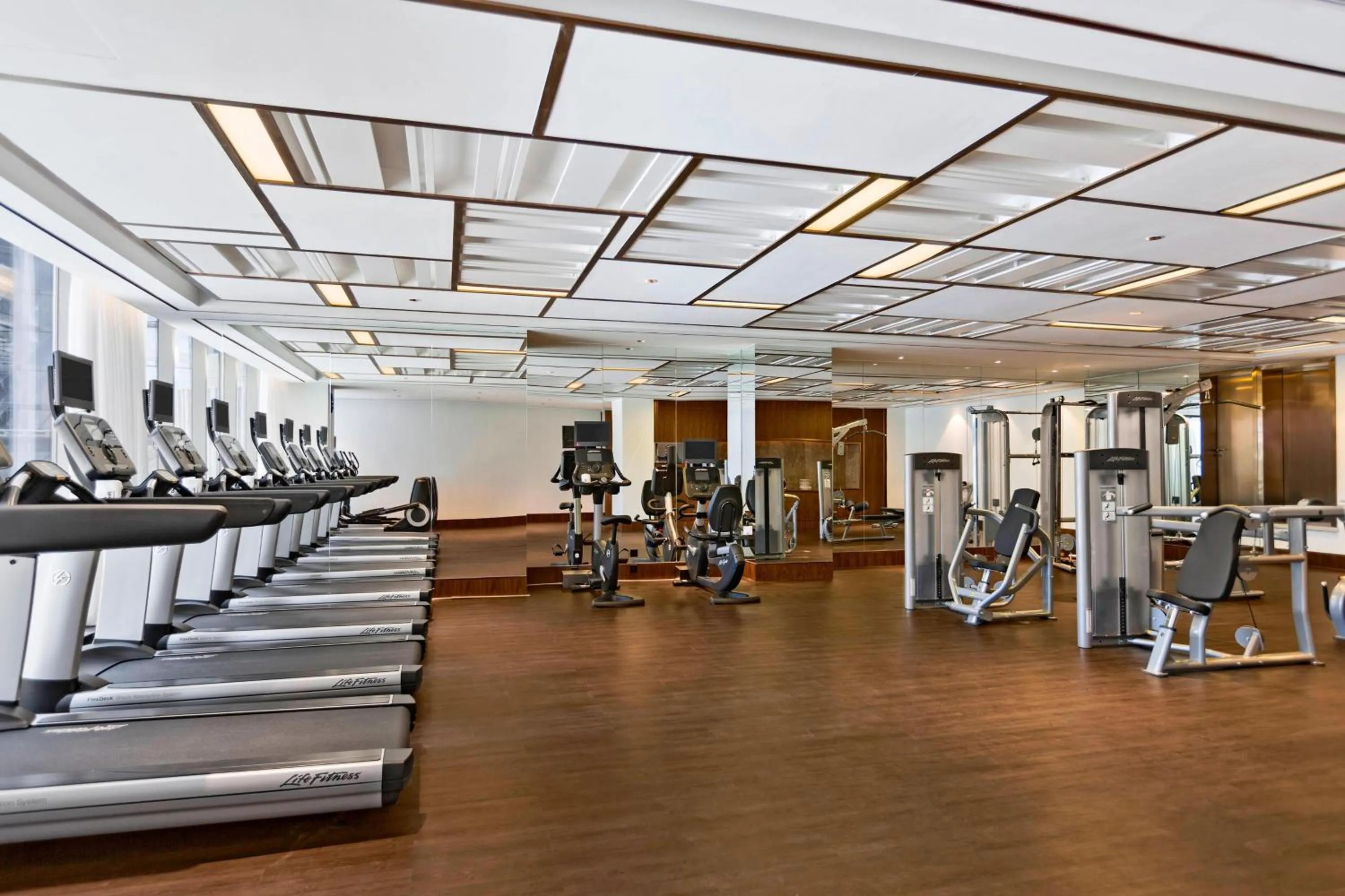 Fitness centre/facilities in Marriott Executive Apartments Hangzhou Yuhang