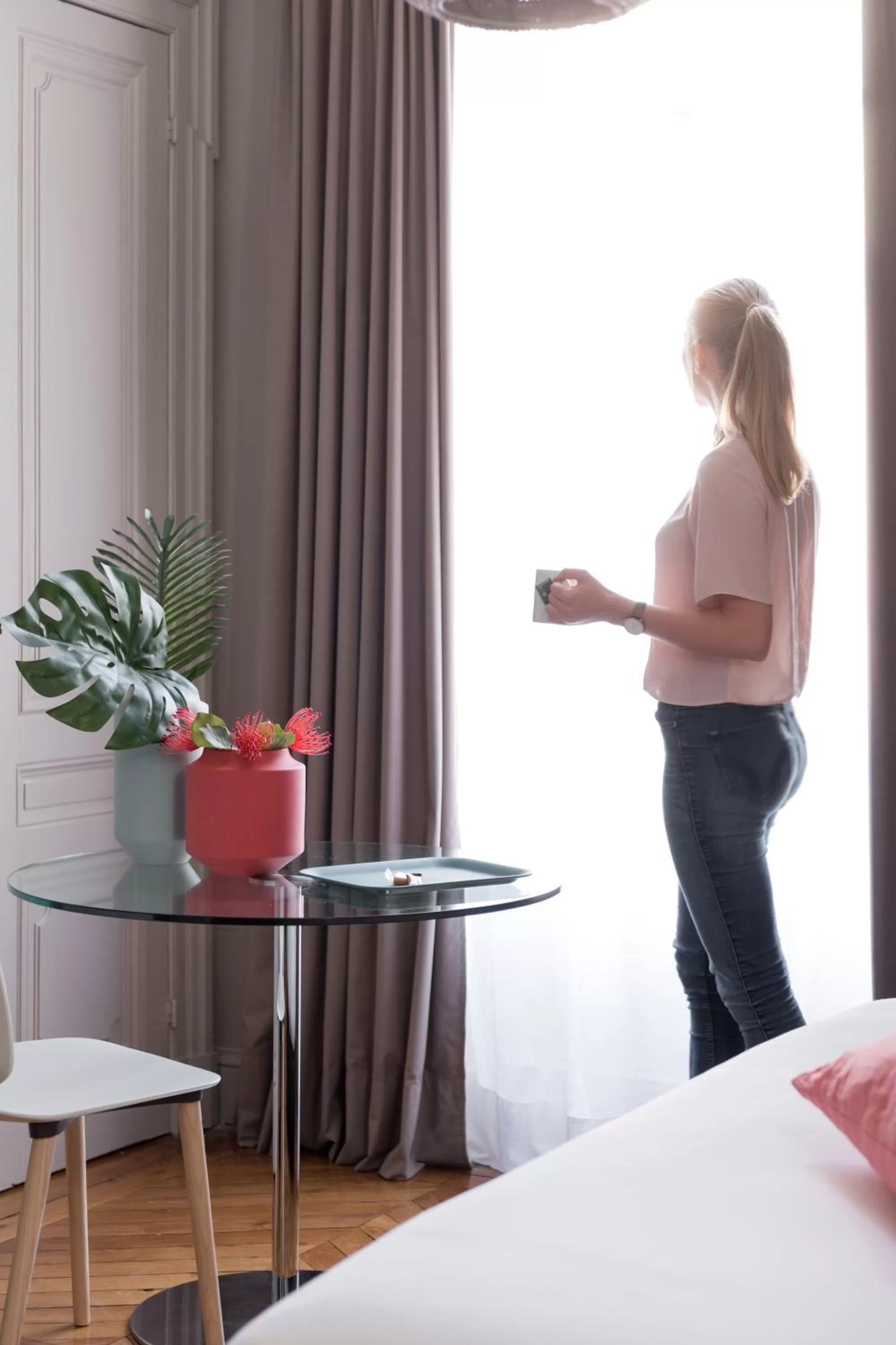 Living room, Bed in MiHotel Gailleton