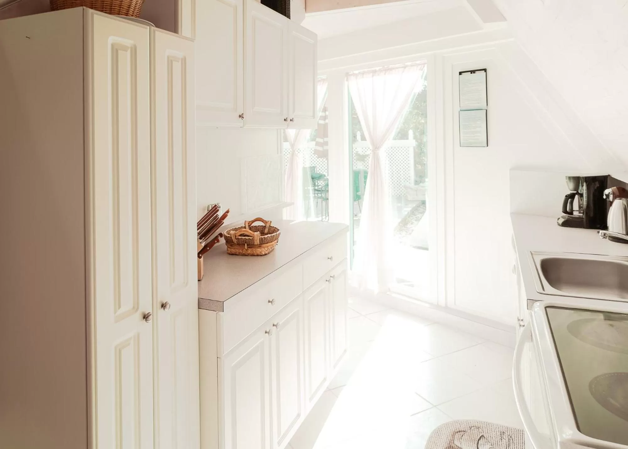 Coffee/tea facilities in Pyramids in Florida