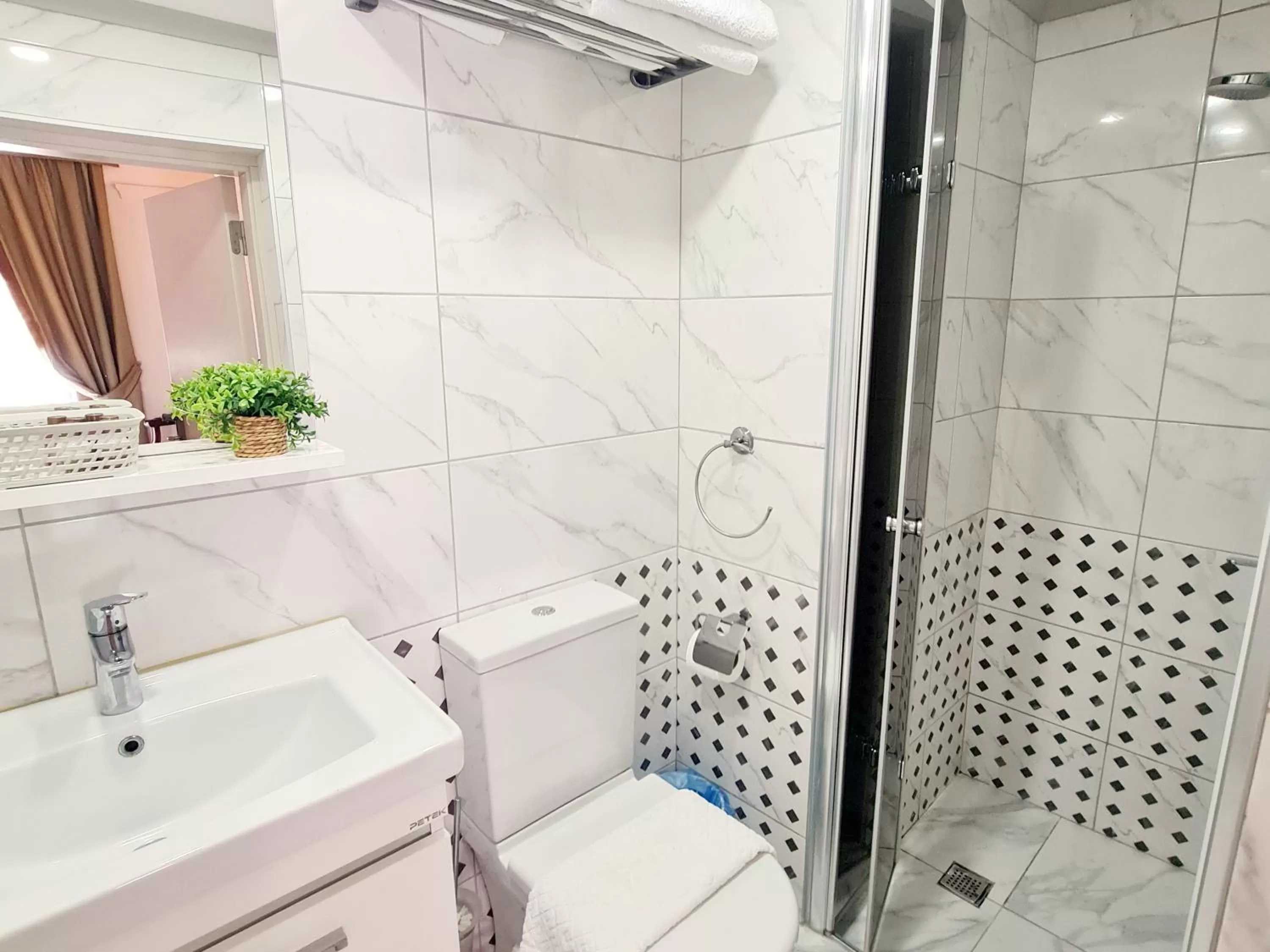 Shower, Bathroom in SOFIA BOUTIQUE HOTEL