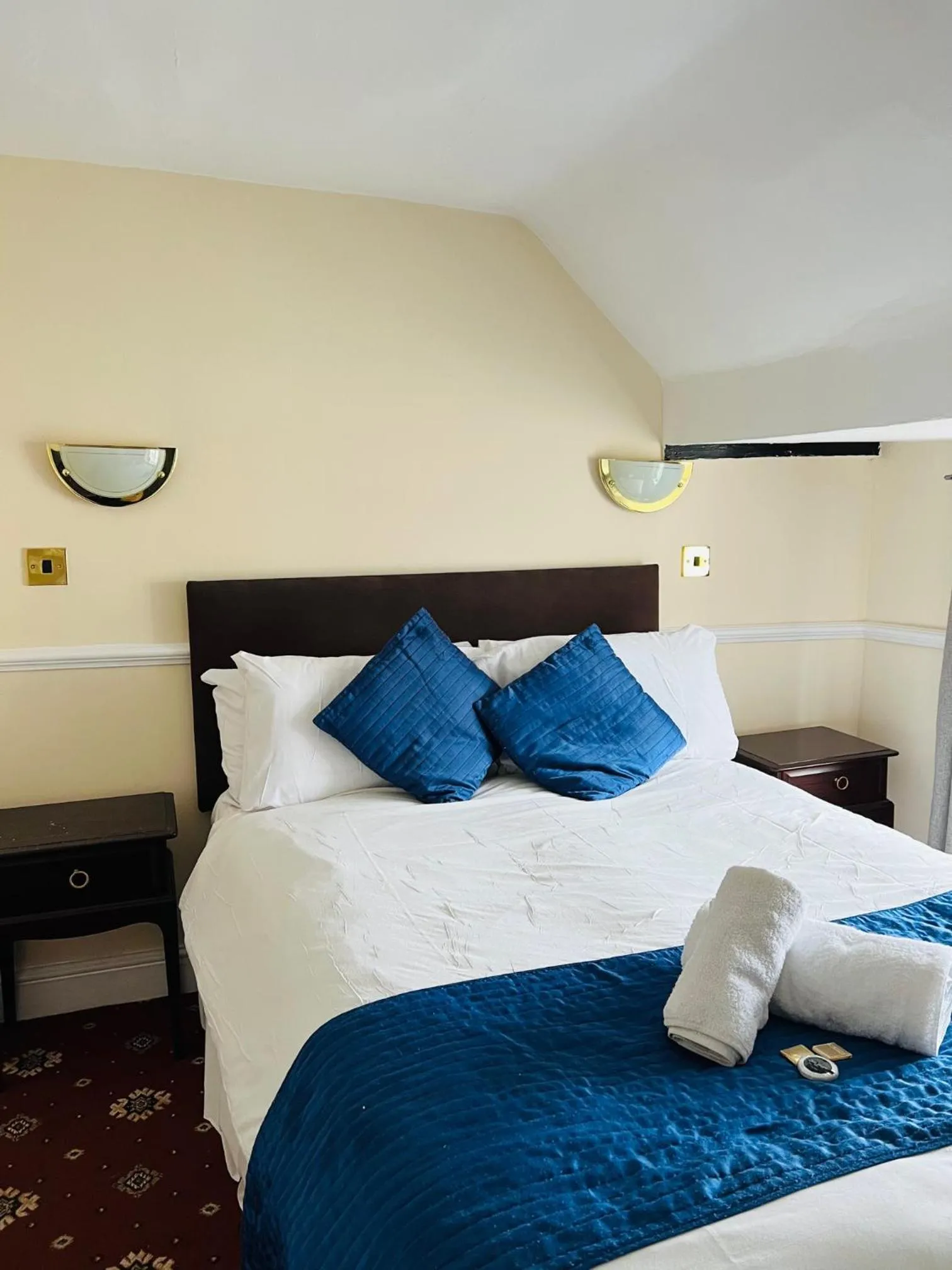 Bed in Crown Hotel Brackley