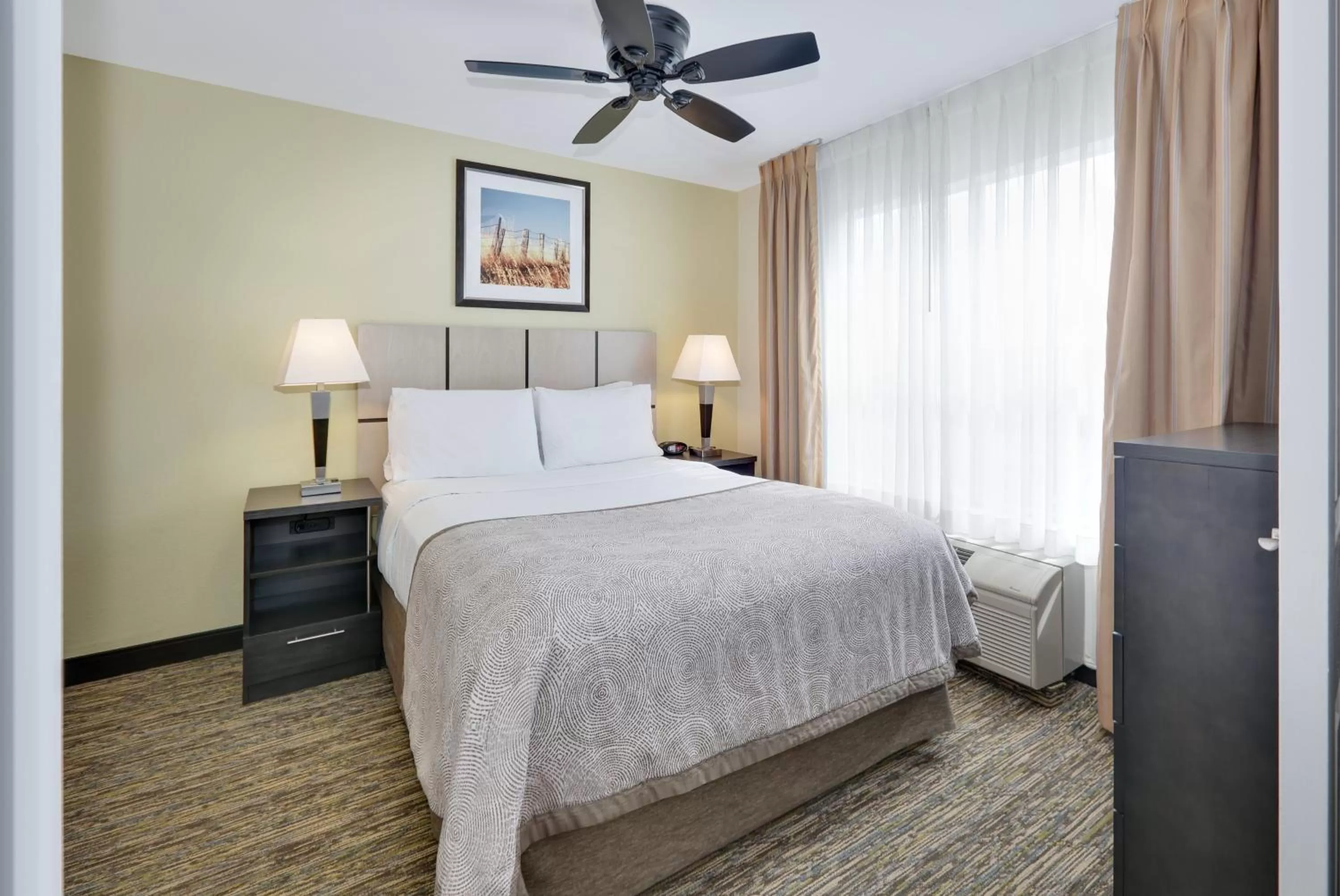 Photo of the whole room, Bed in Candlewood Suites Dallas Market Center-Love Field by IHG