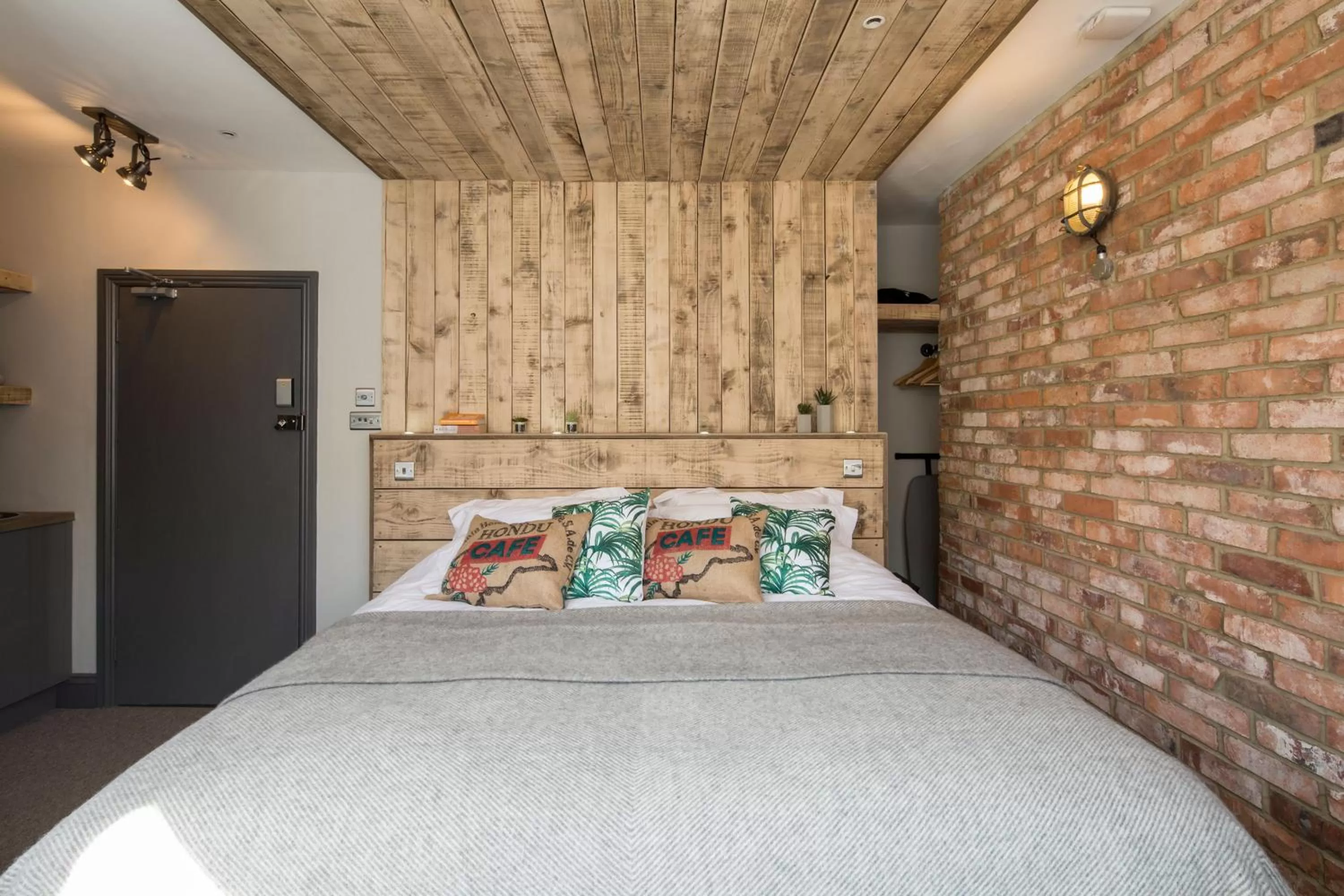 Bed in One Broad Street