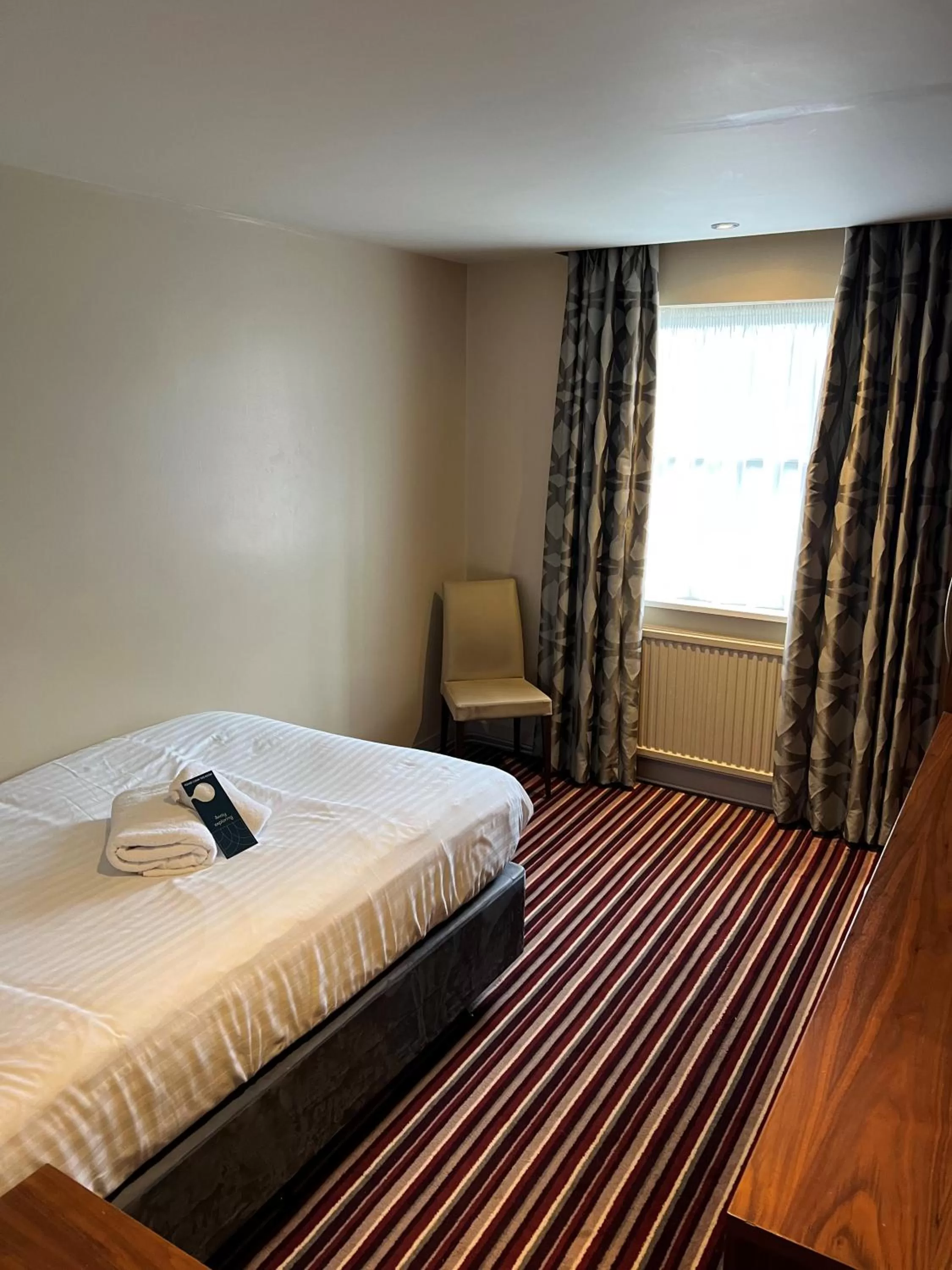 Bedroom, Bed in Gloucester Robinswood Hotel, BW Signature Collection