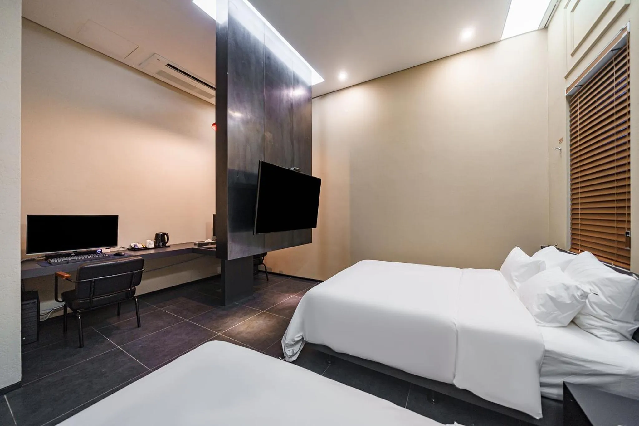 TV/Entertainment Center in Hotel Irene