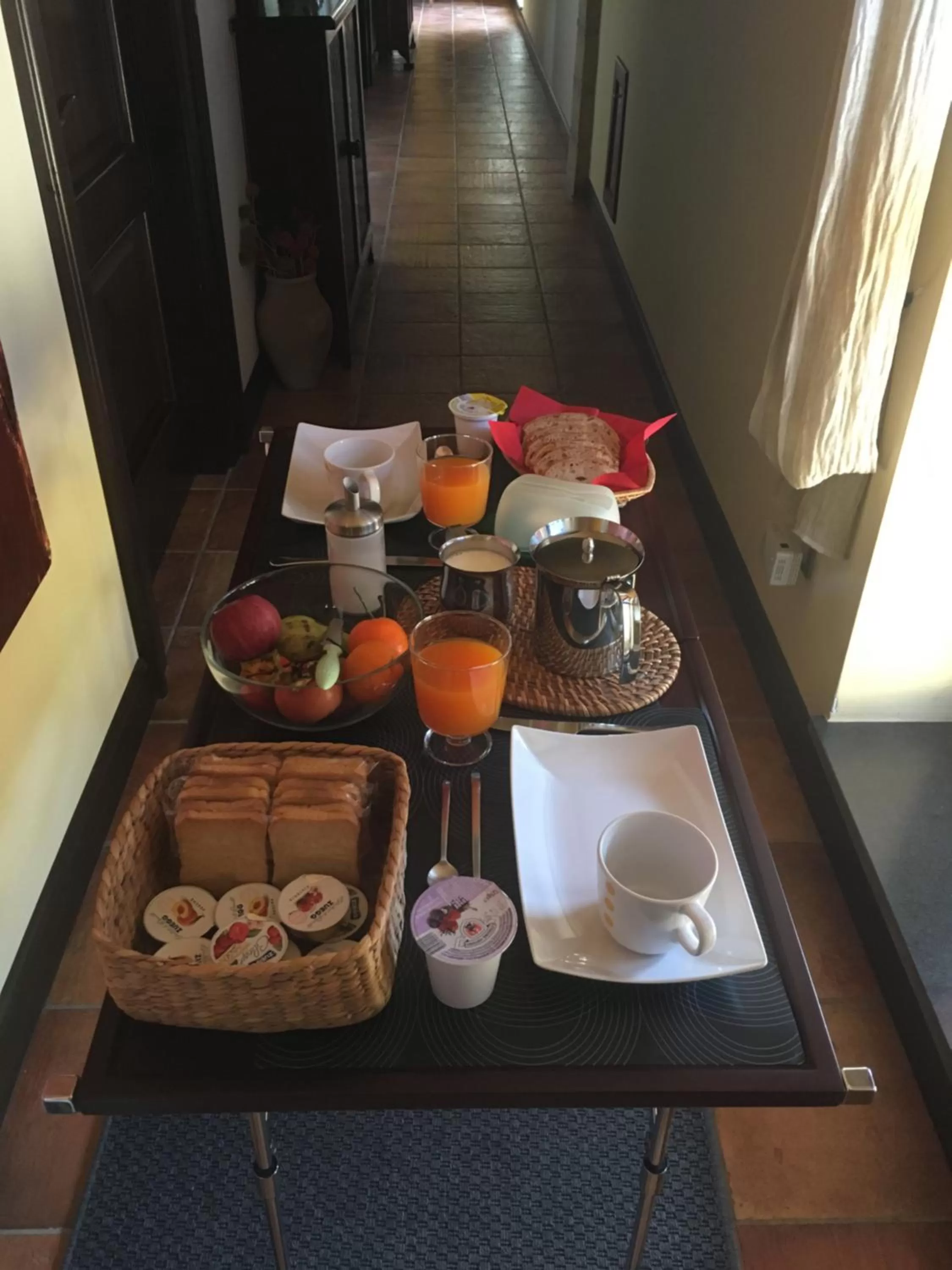 Breakfast in B&B MontAlbano