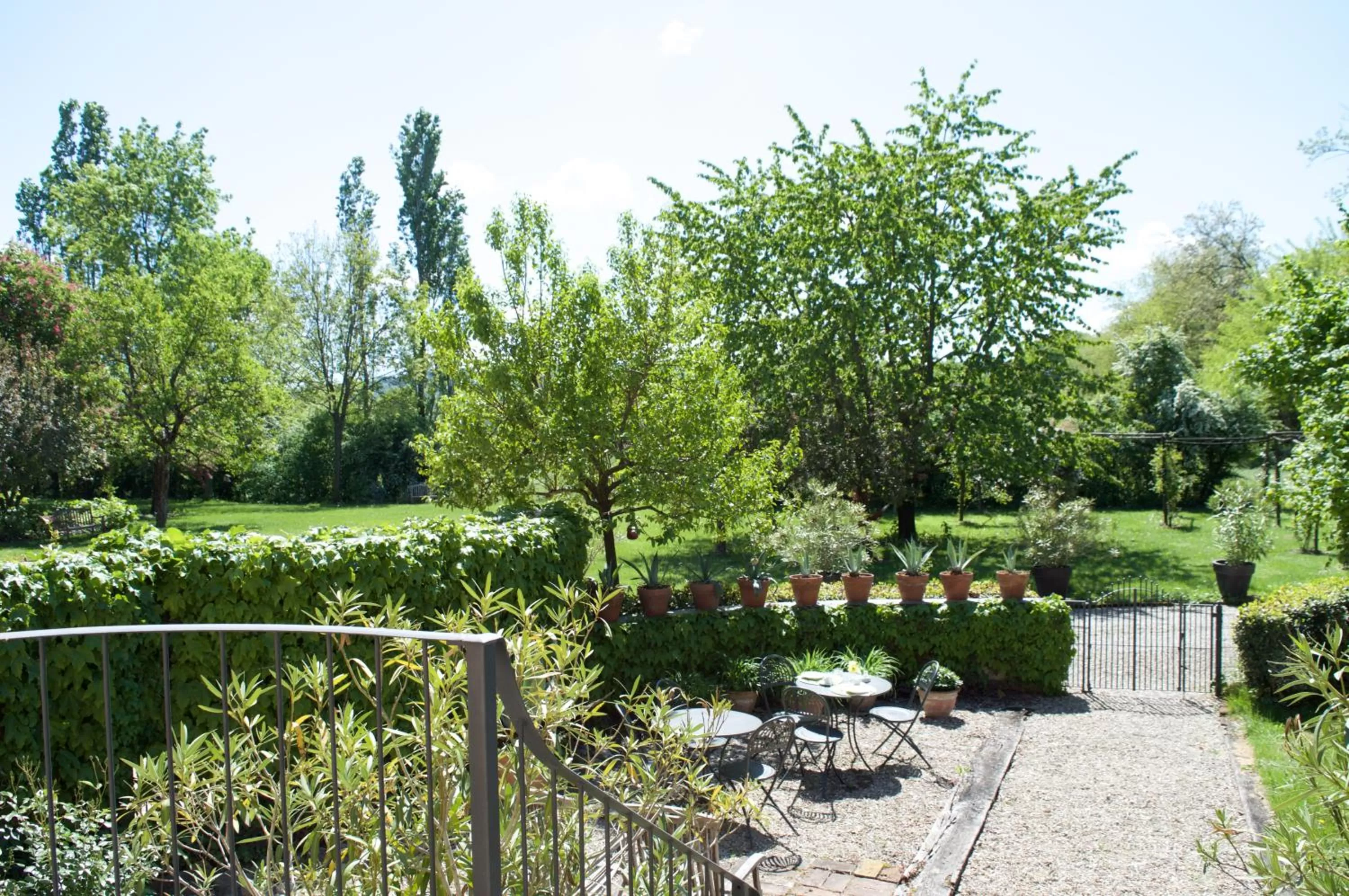 Garden in Quattrocolli B&B