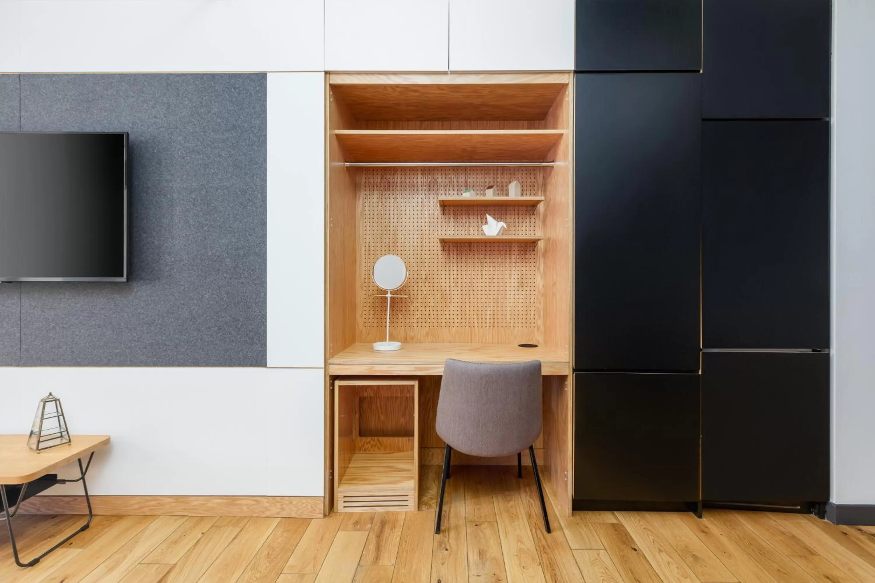 TV and multimedia in Placemakr Wall Street