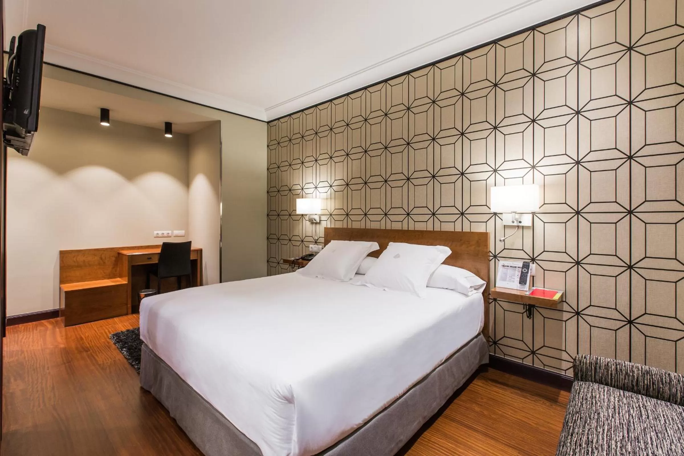 Bed in Hotel Carlton