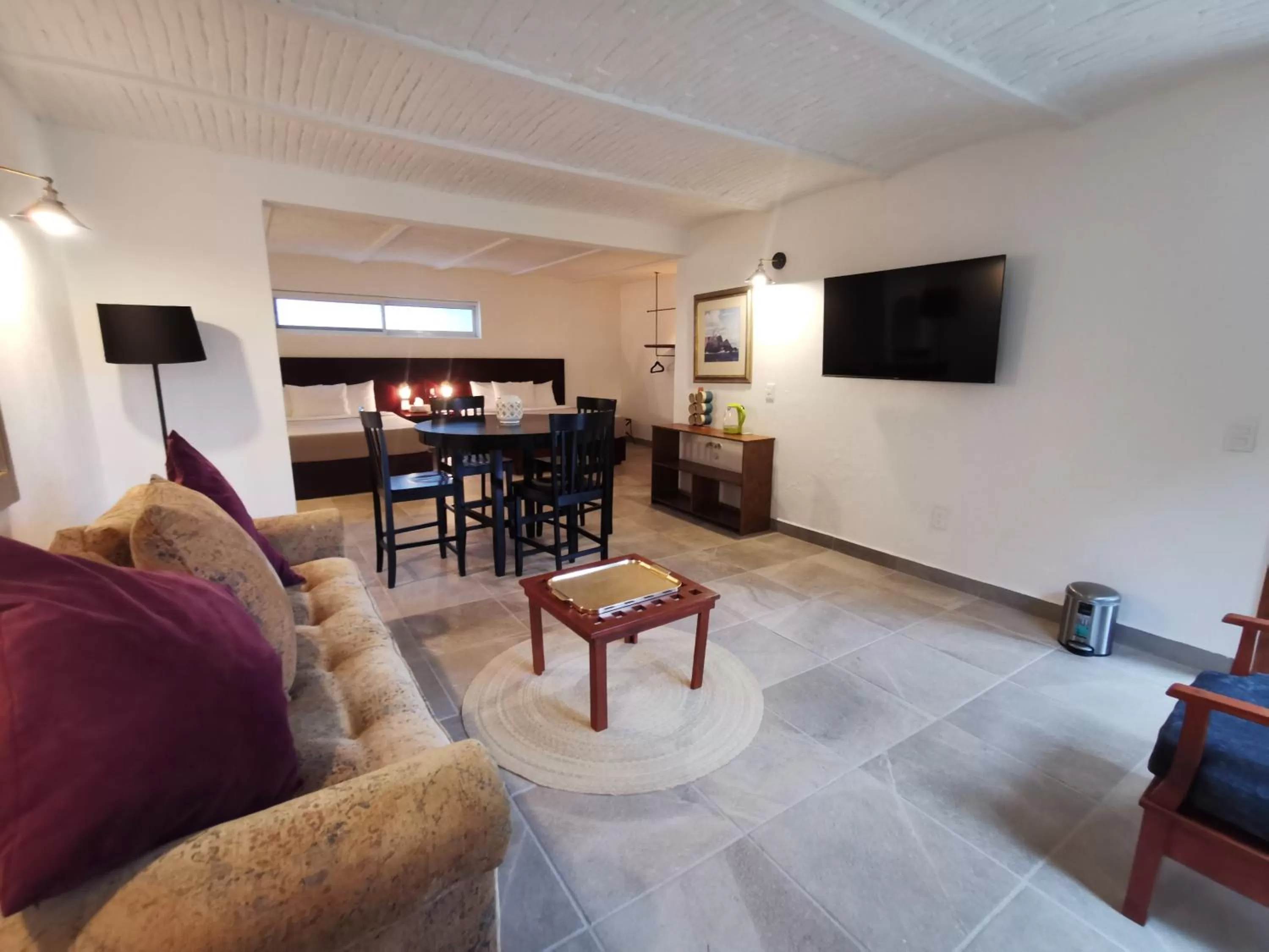 TV and multimedia in Plaza Chapala Hotel