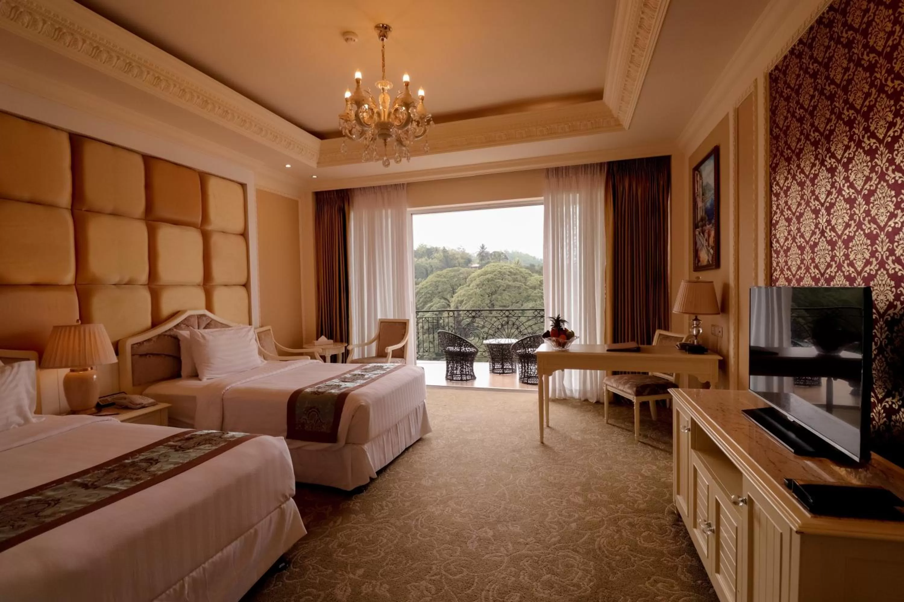 Communal lounge/ TV room, Bed in The Grand Kandyan