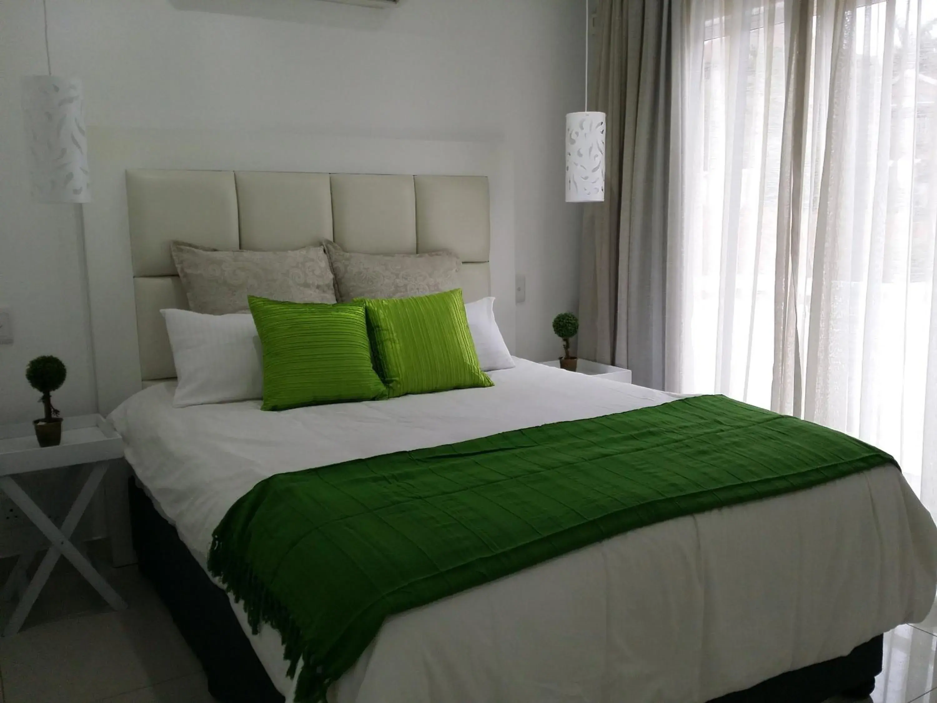 Standard Double Room - single occupancy in 34 on Milkwood Standard Double Room - single occupancy in 34 on Milkwood