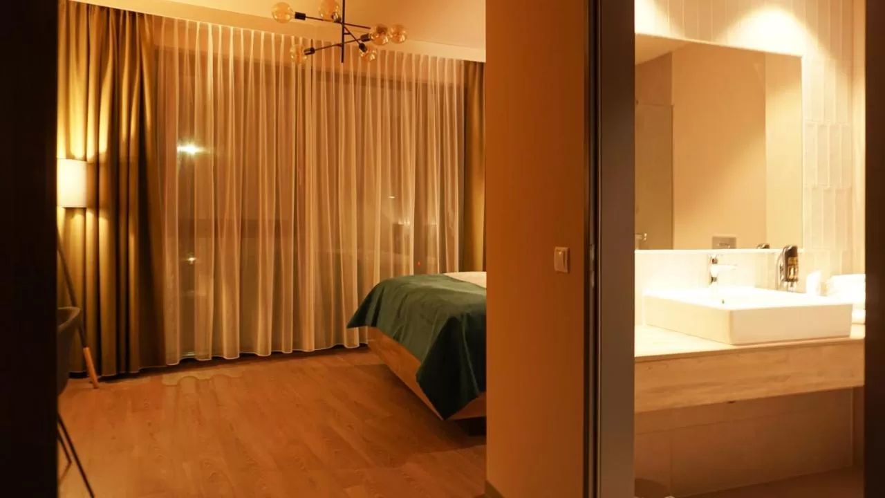 Photo of the whole room, Bed in H24 Stadthotel Bernau