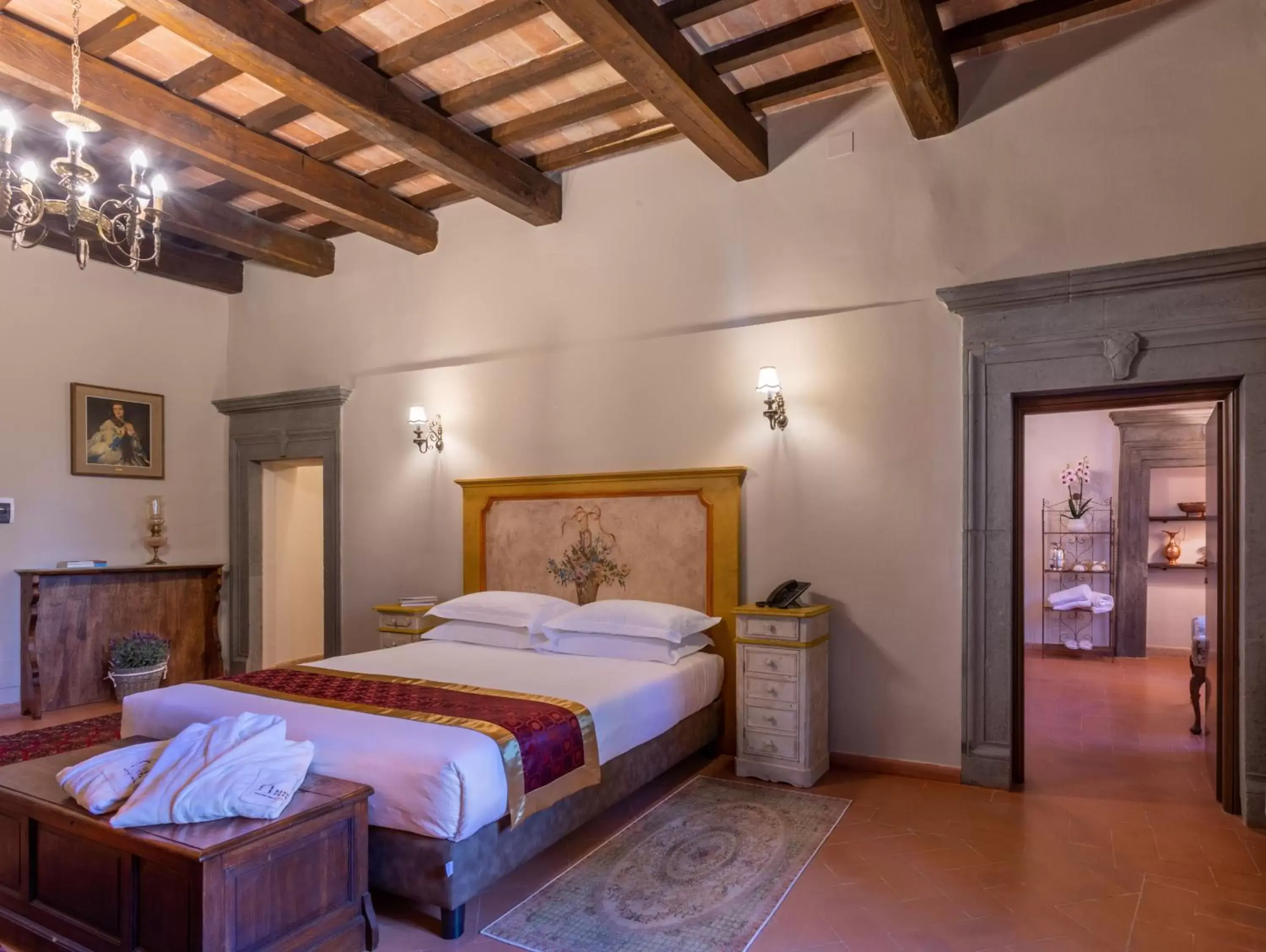 Queen Suite with Spa Bath in Borgo Petroro Queen Suite with Spa Bath in Borgo Petroro