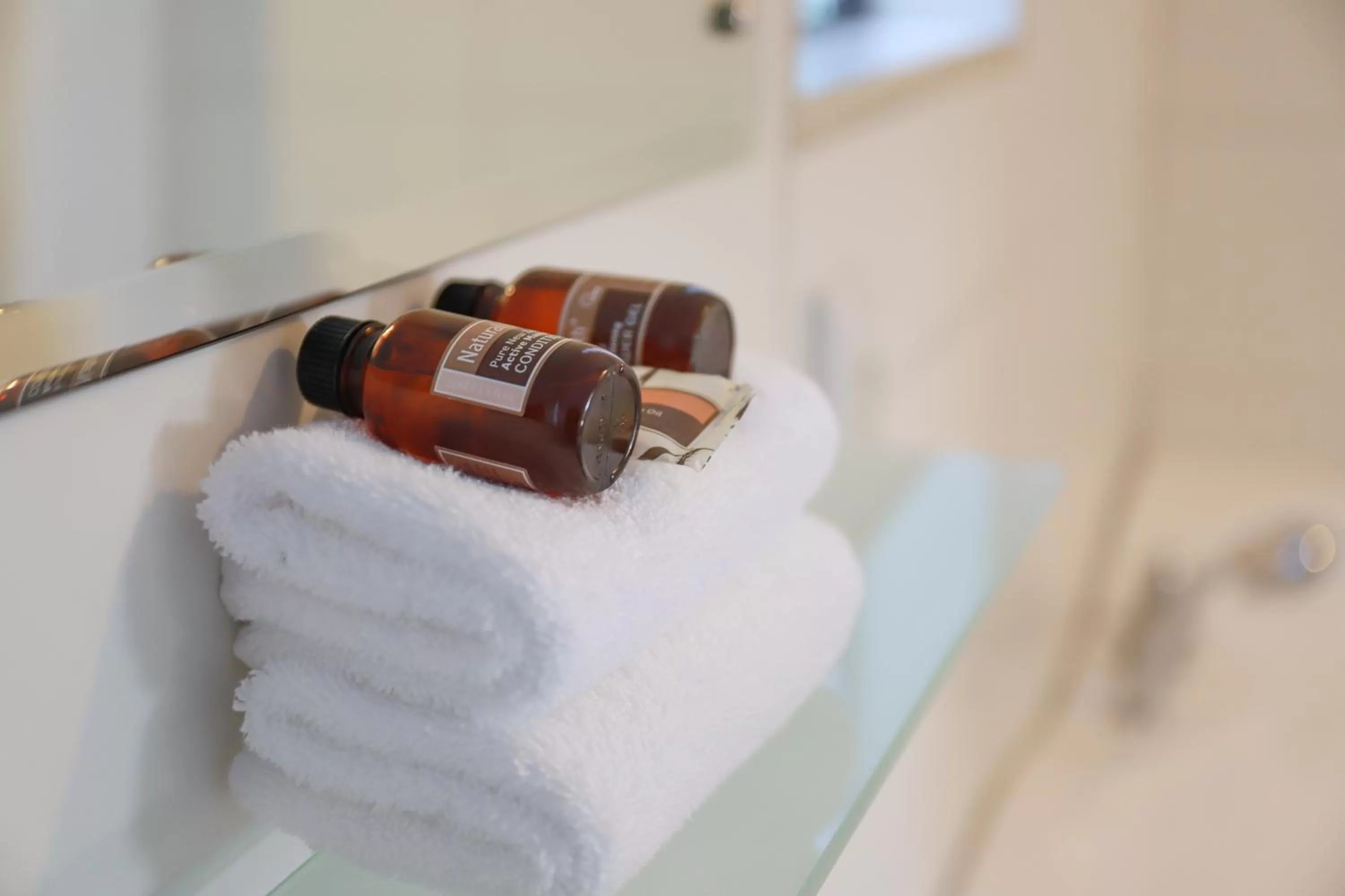 Decorative detail in Airport Manor Inn