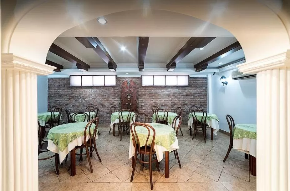 Restaurant/Places to Eat in Hotel Lukas