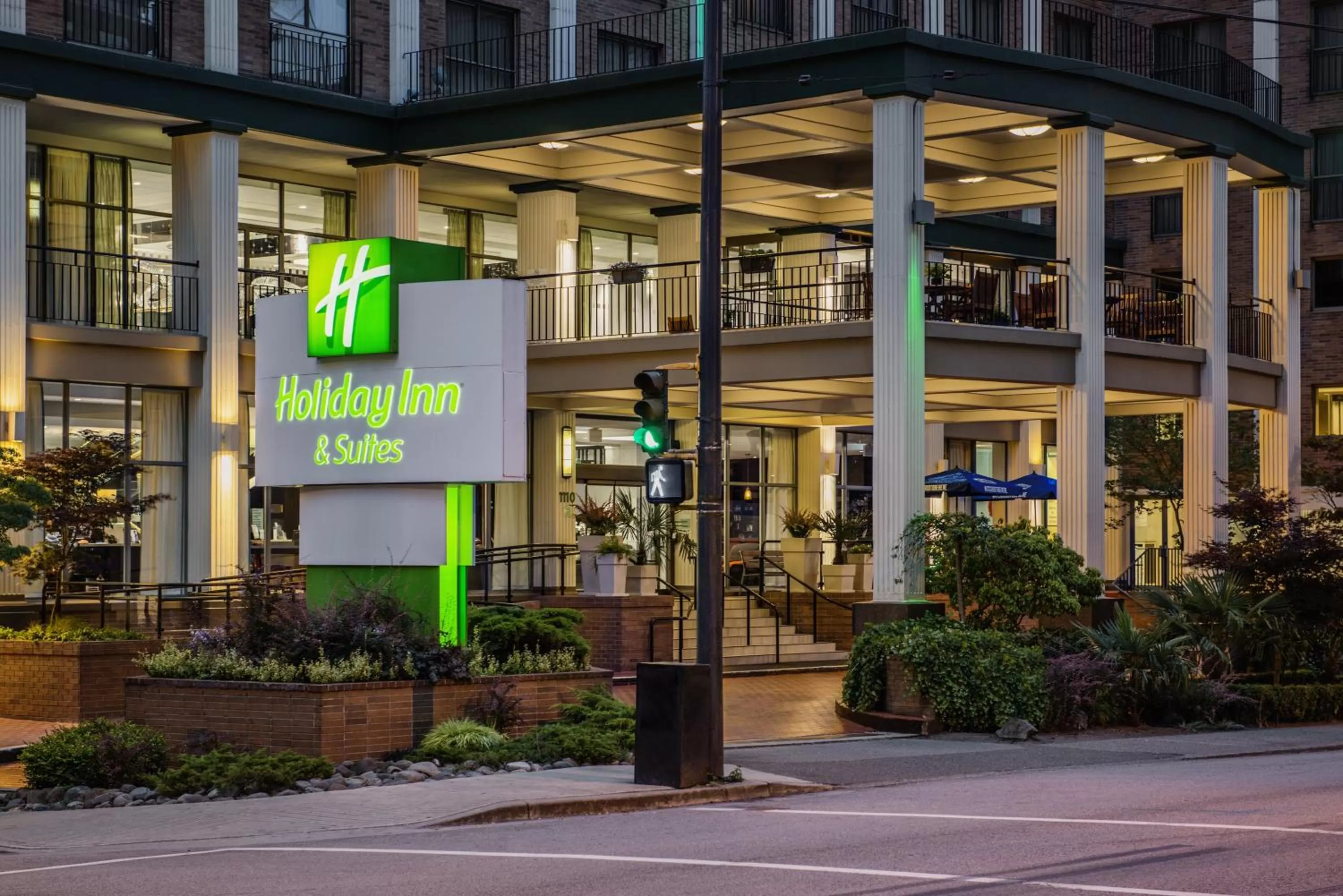 Property building in Holiday Inn & Suites Vancouver Downtown by IHG