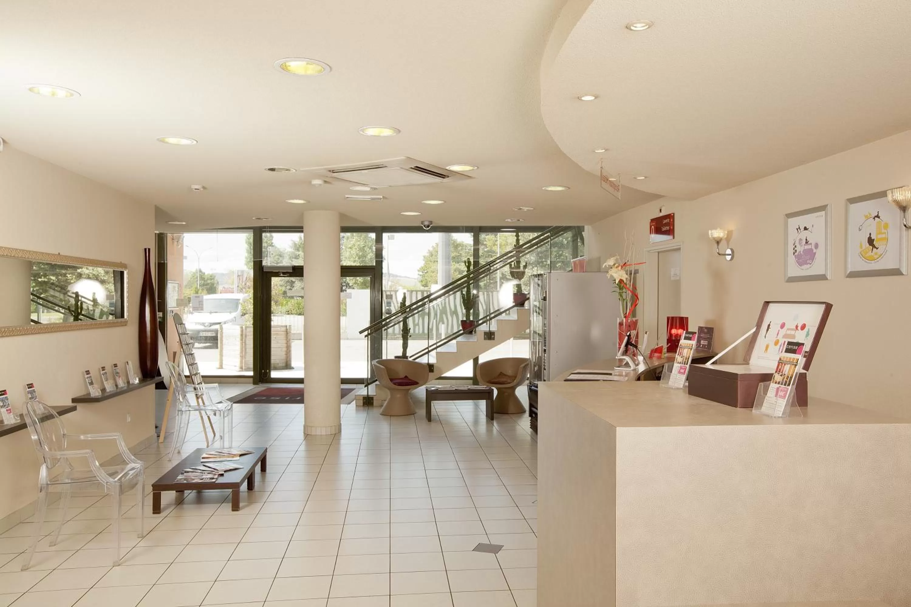 Lobby or reception in Cerise Valence