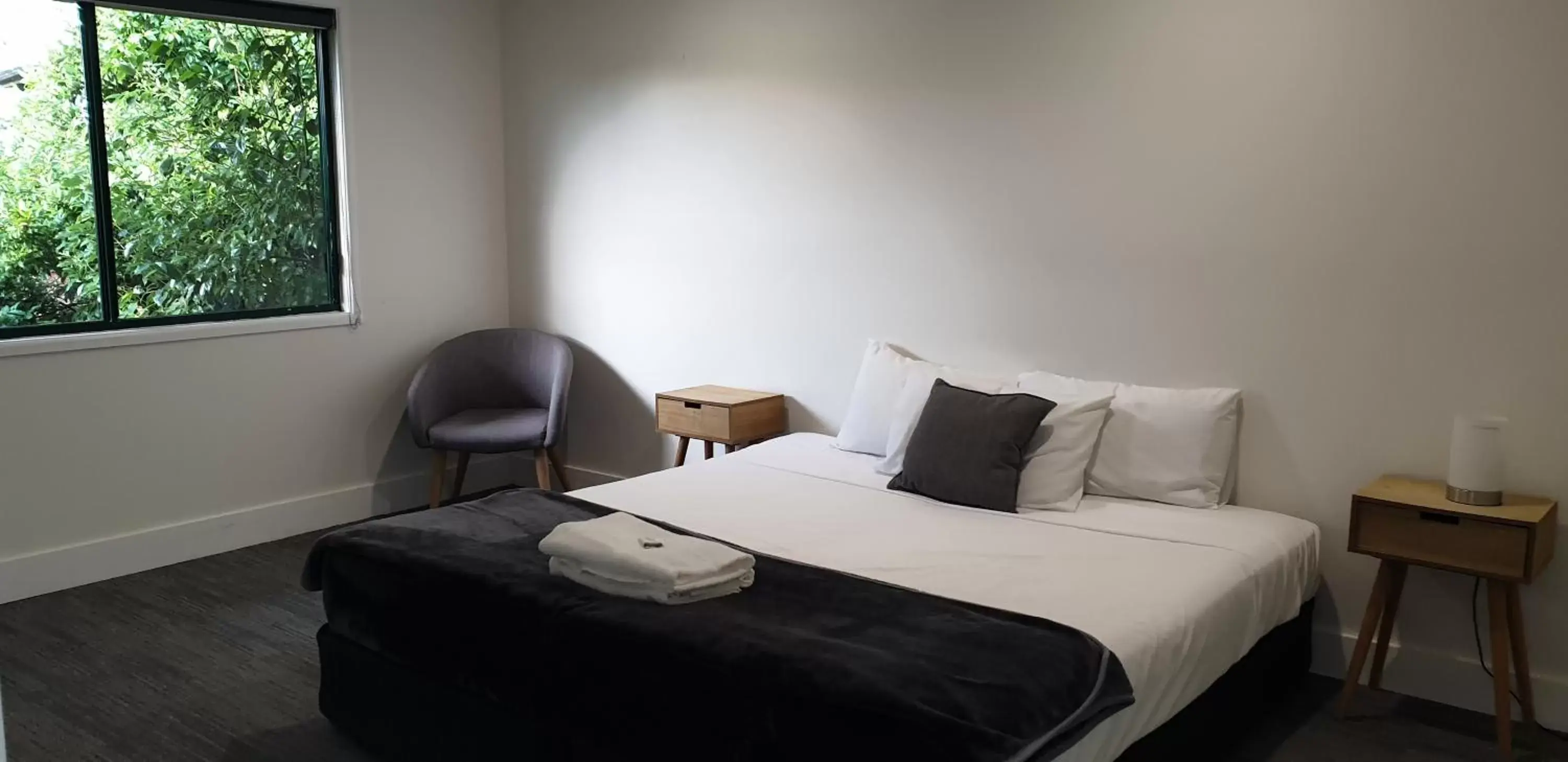 One-Bedroom Suite in Tranquil Park One-Bedroom Suite in Tranquil Park