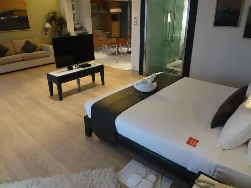 Bed in Mirage Hotel, Mumbai International Airport