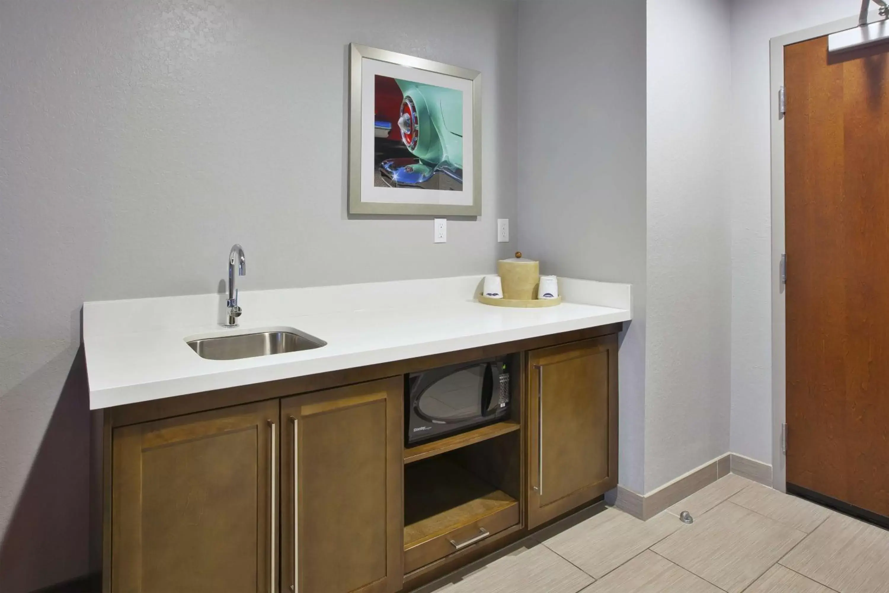 King Suite - Non-Smoking in Hampton Inn by Hilton Detroit Dearborn, MI King Suite - Non-Smoking in Hampton Inn by Hilton Detroit Dearborn, MI