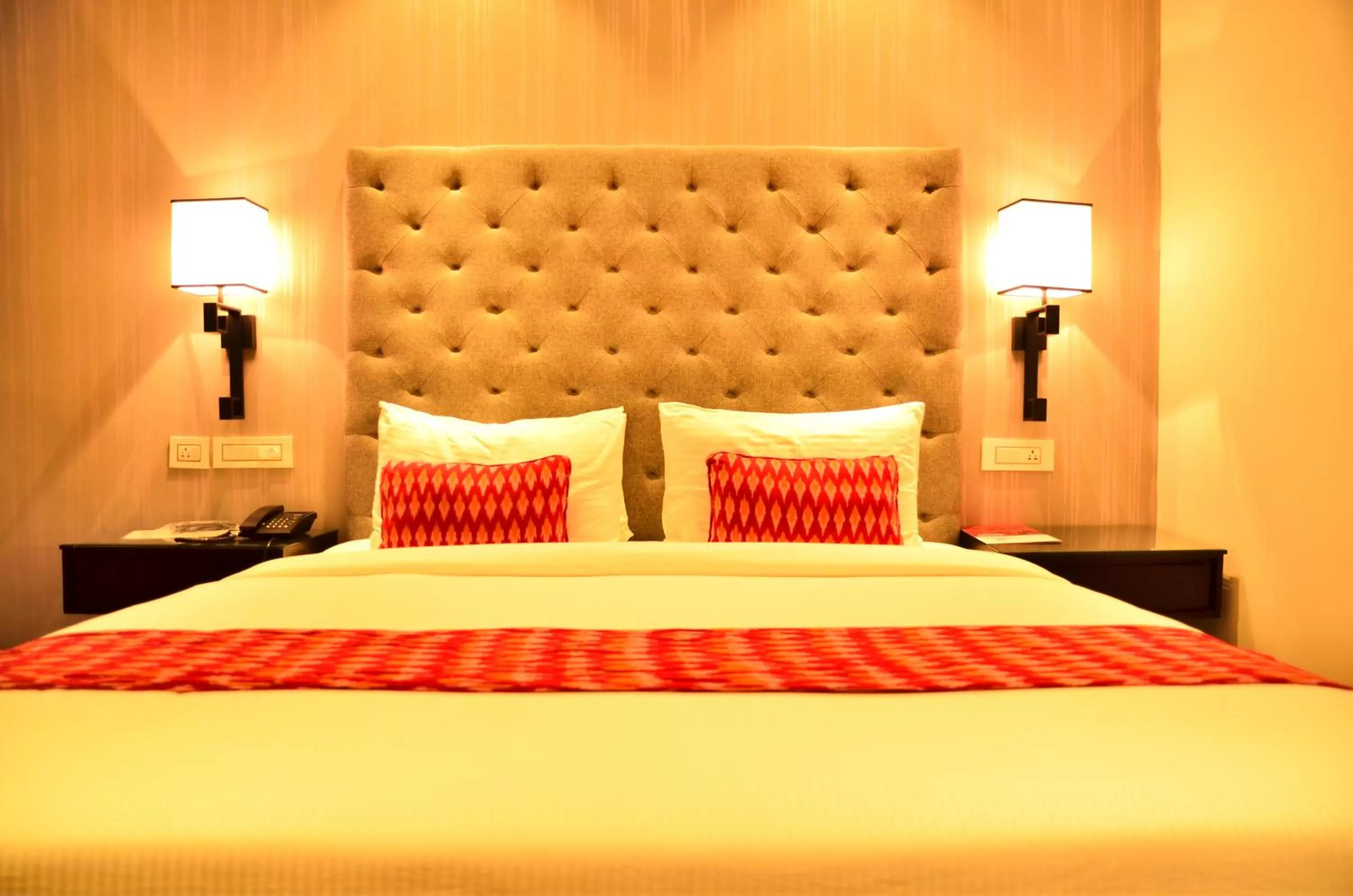 Bedroom, Bed in Hotel Deccan Serai, HITEC CITY, HYDERABAD