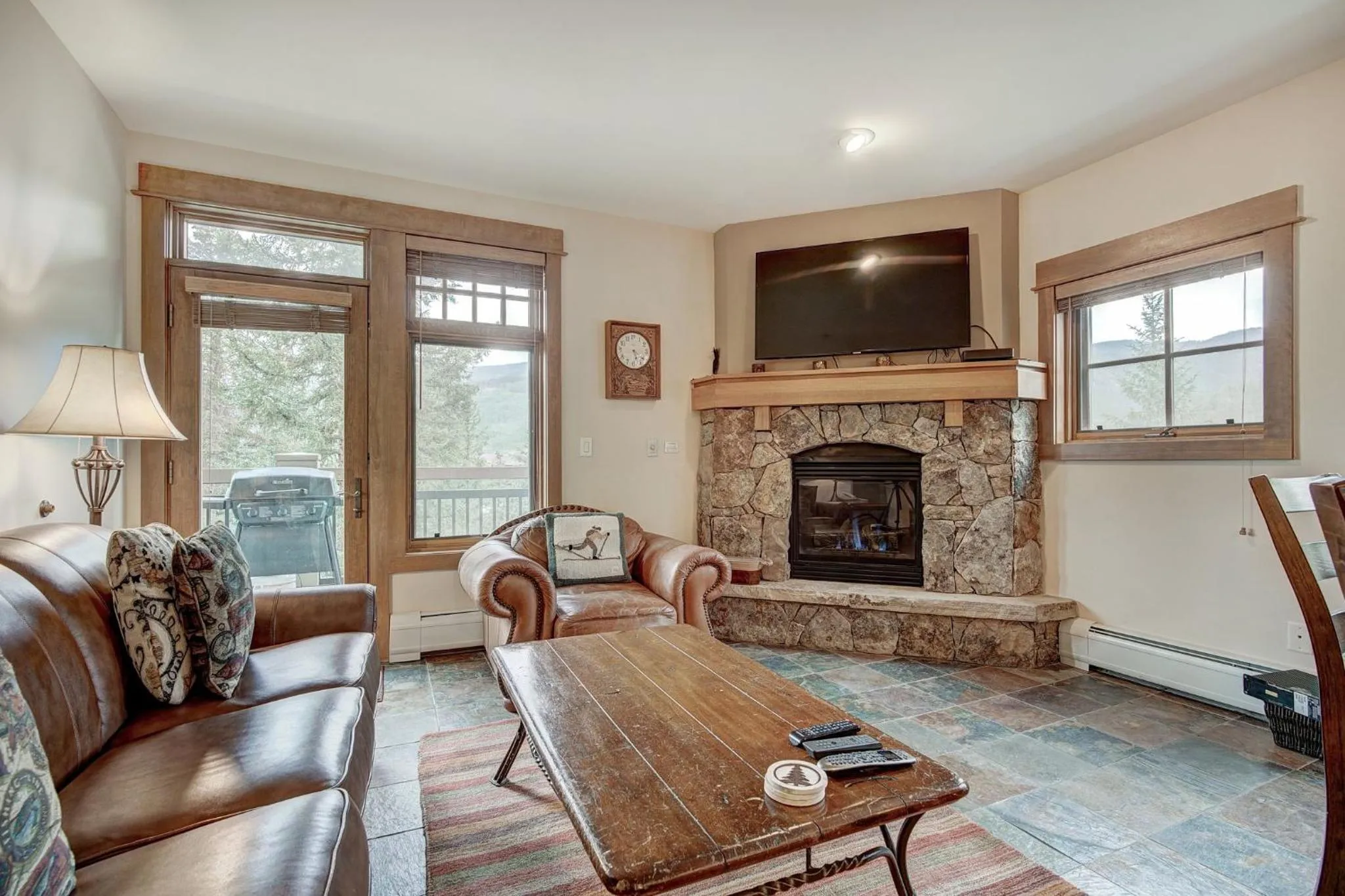 Living room in Timbers & Lone Eagle by Vail Resorts