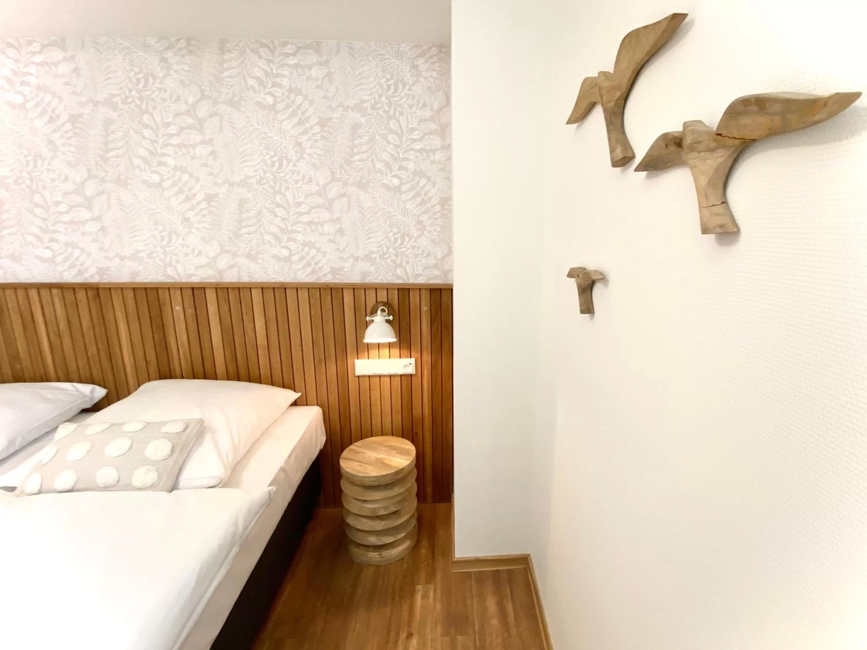 Photo of the whole room, Bed in Hotel Deutsches Haus