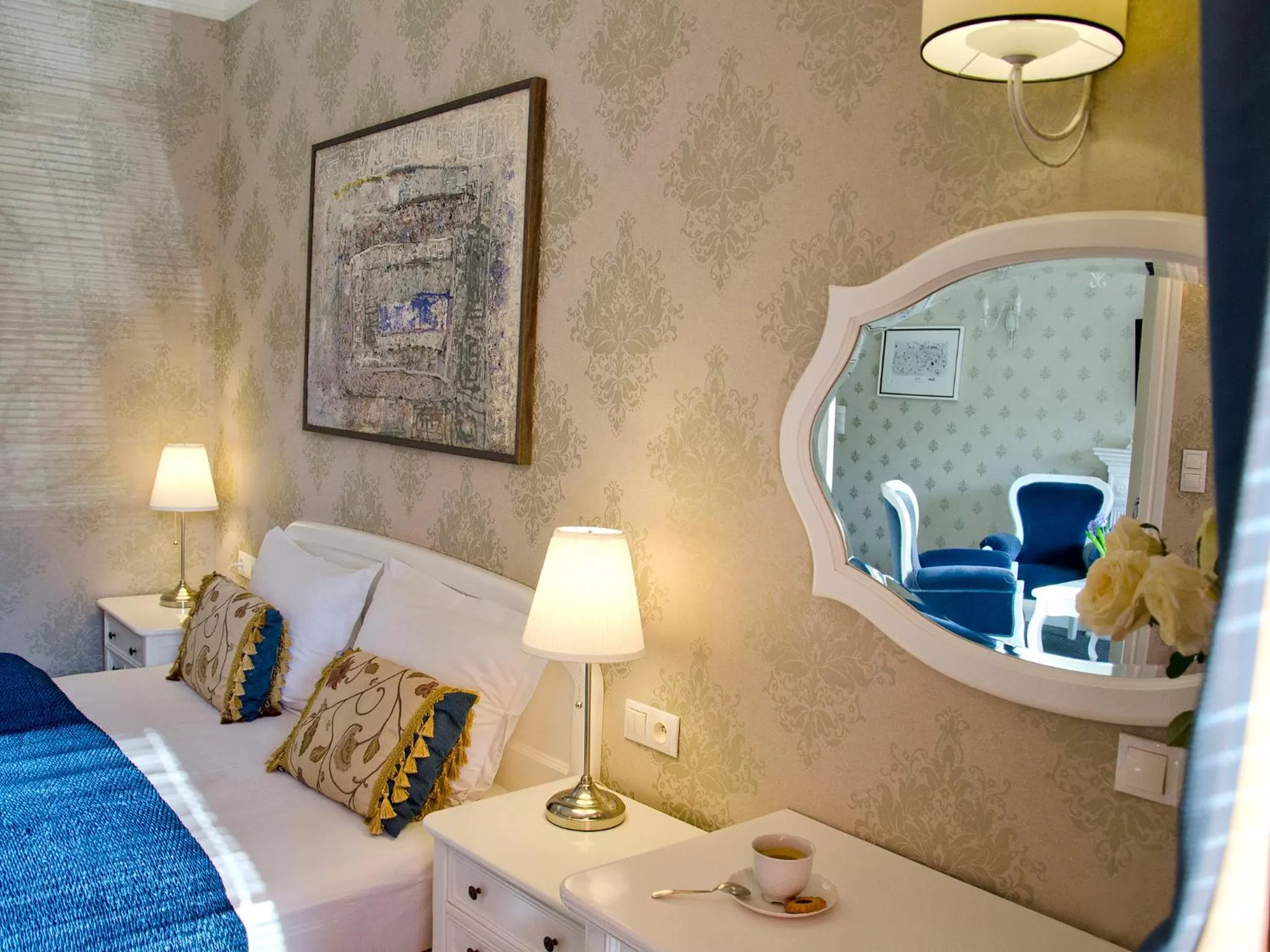 Bedroom, Bed in SleepWalker Boutique Suites