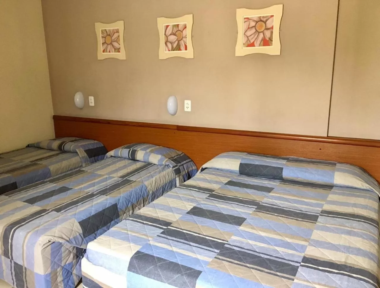 Bedroom, Bed in Hotel Cambirela