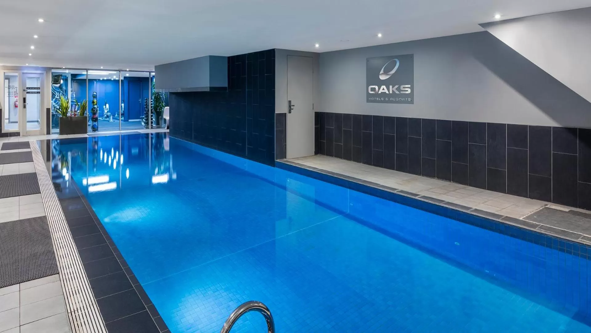 Swimming pool in Oaks Melbourne on Market Hotel