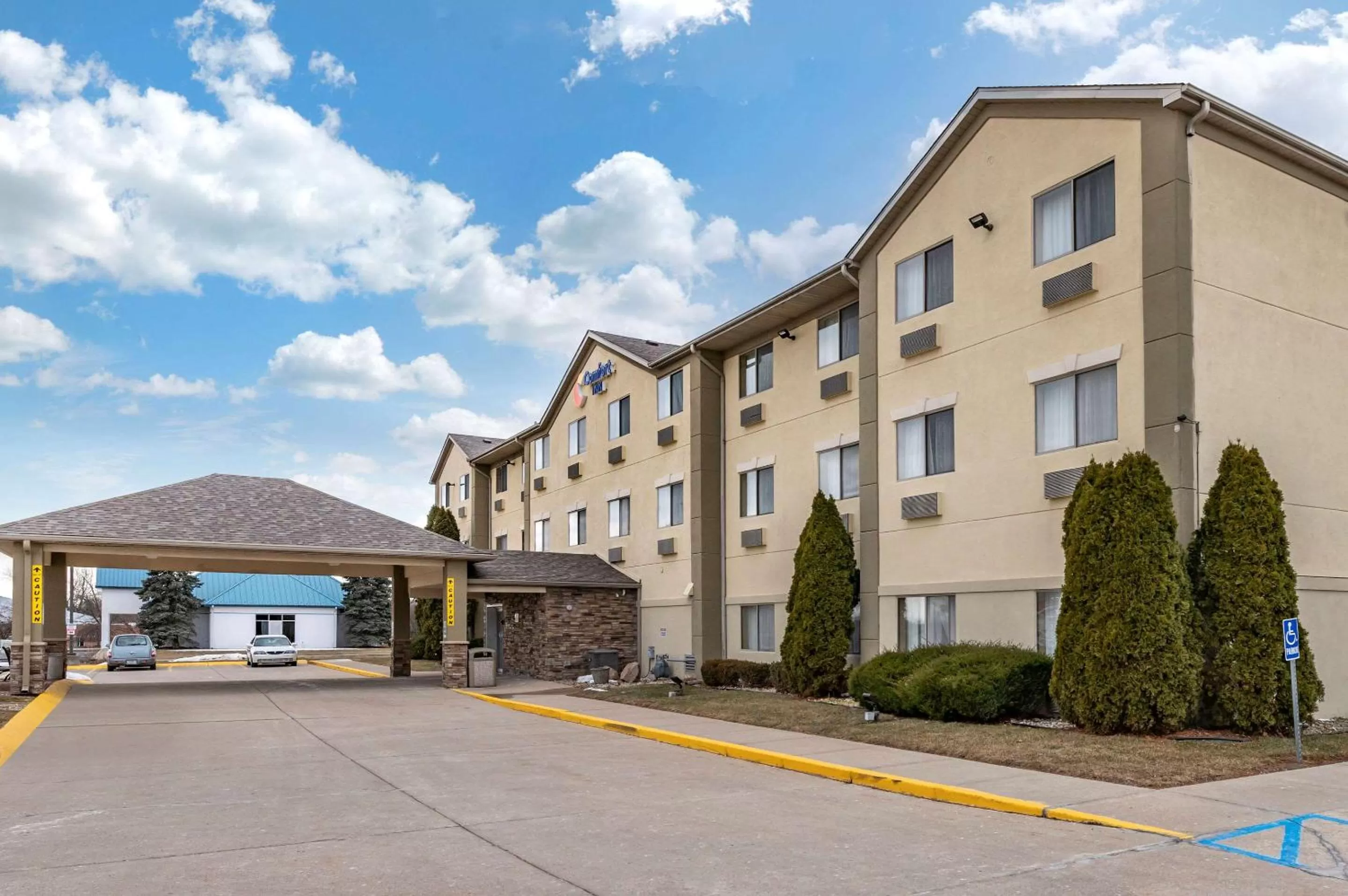 Property building in Comfort Inn Shelbyville North