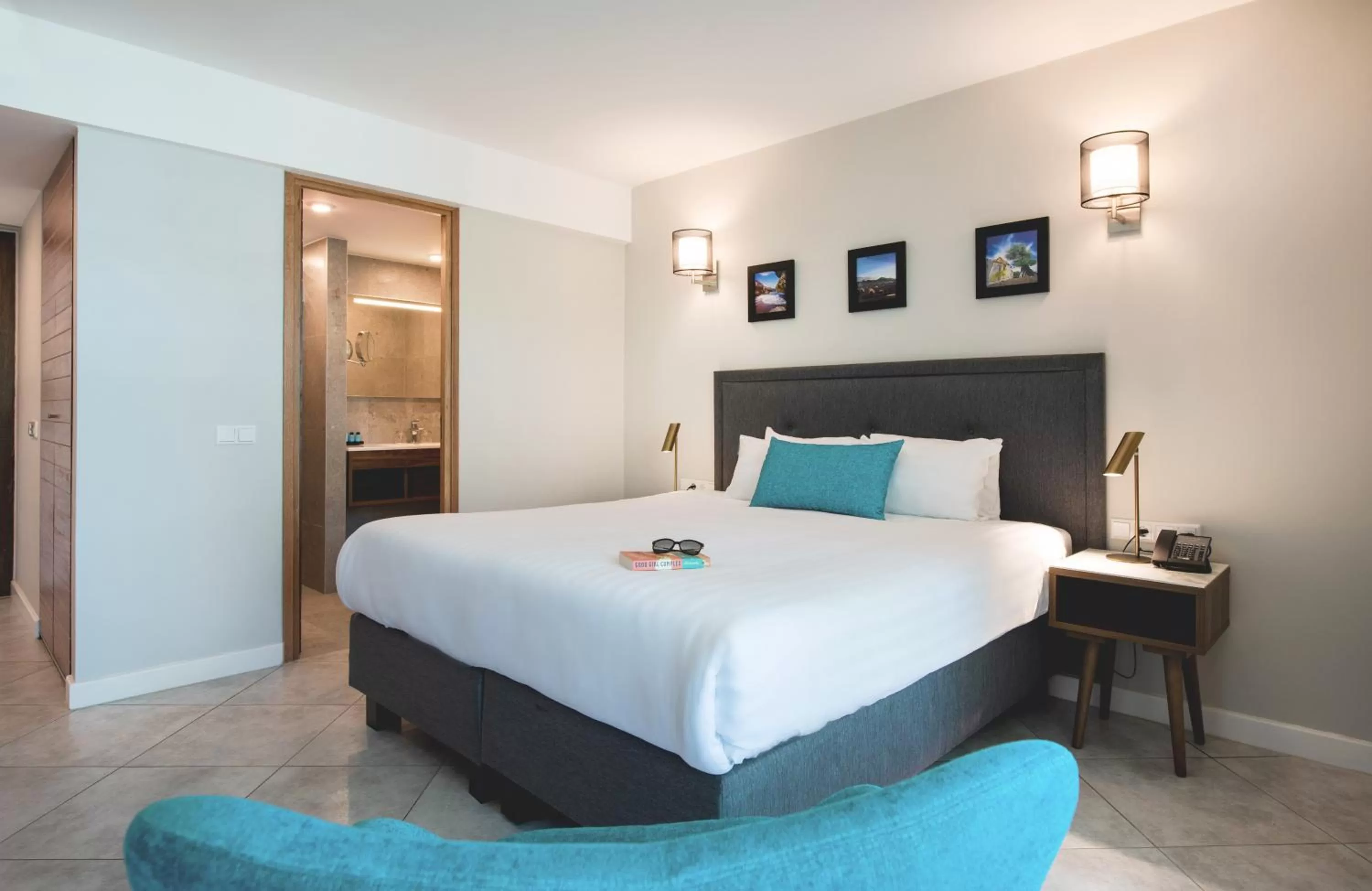 Bed in Curacao Avila Beach Hotel