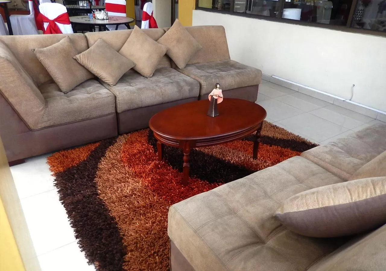 Facade/entrance, Seating Area in La Merced Plaza Hostal