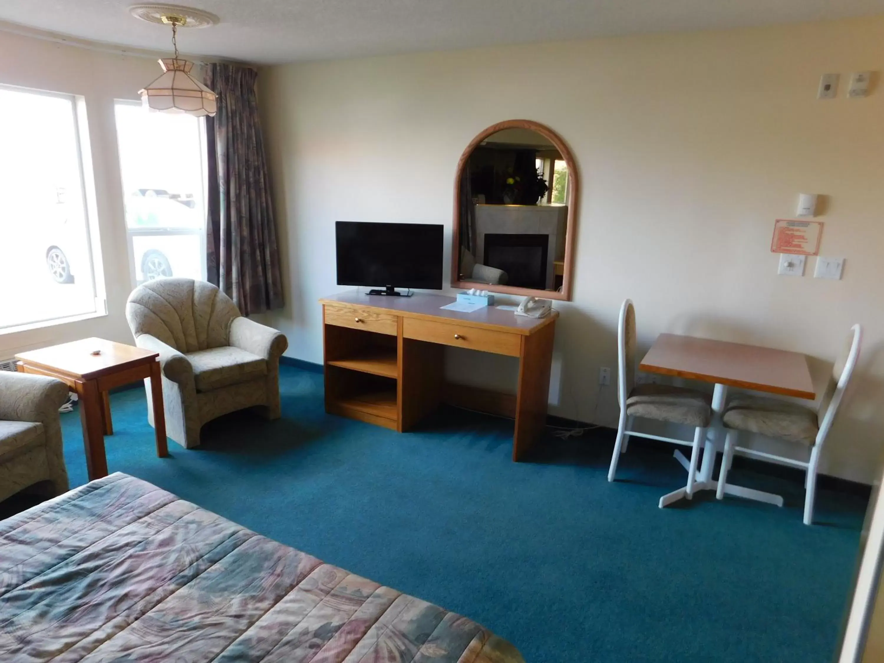 Queen Room with Spa Bath in Western Budget Motel Leduc #3 Queen Room with Spa Bath in Western Budget Motel Leduc #3