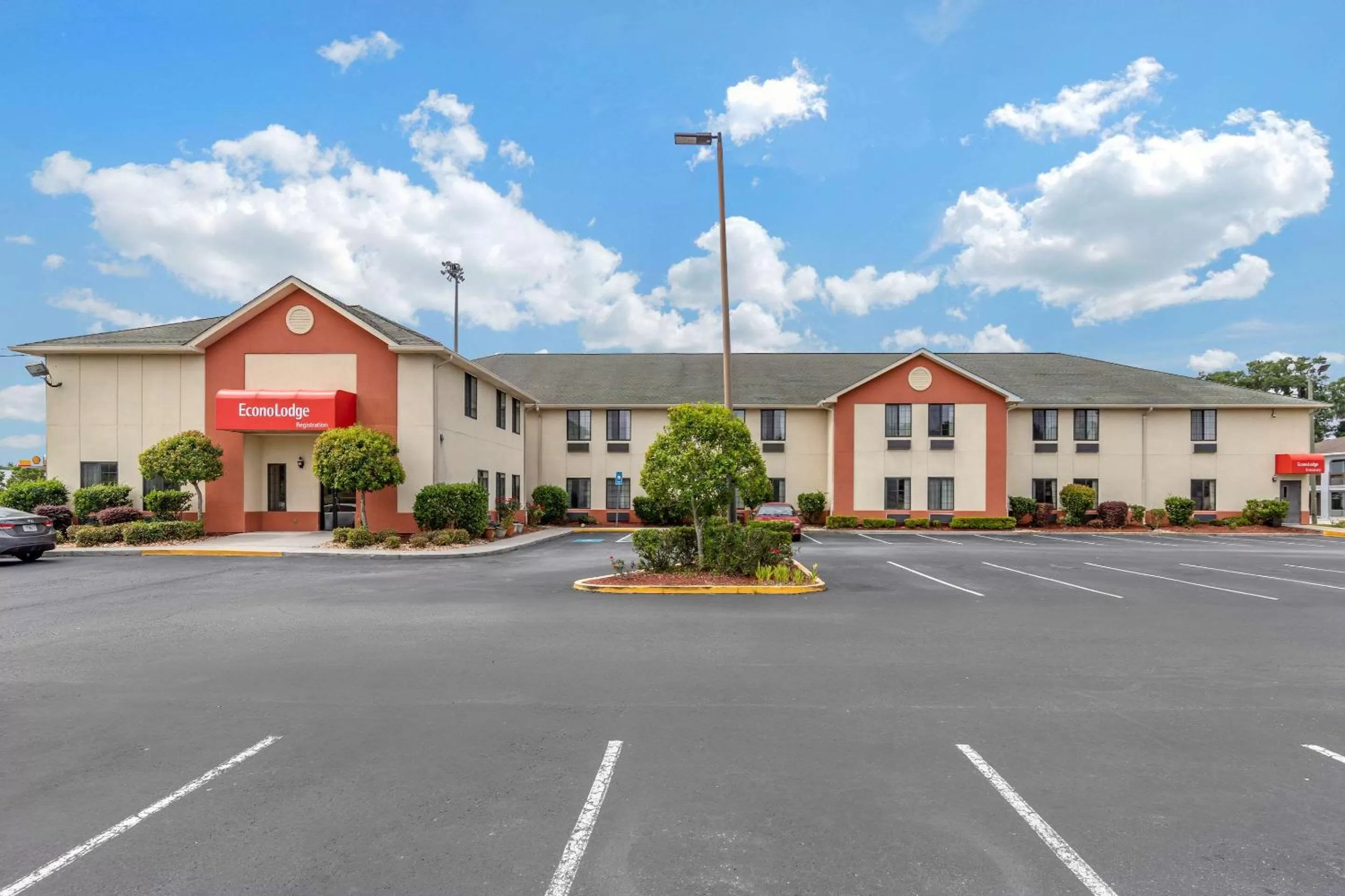 Property building in Econo Lodge Brunswick Travel Center