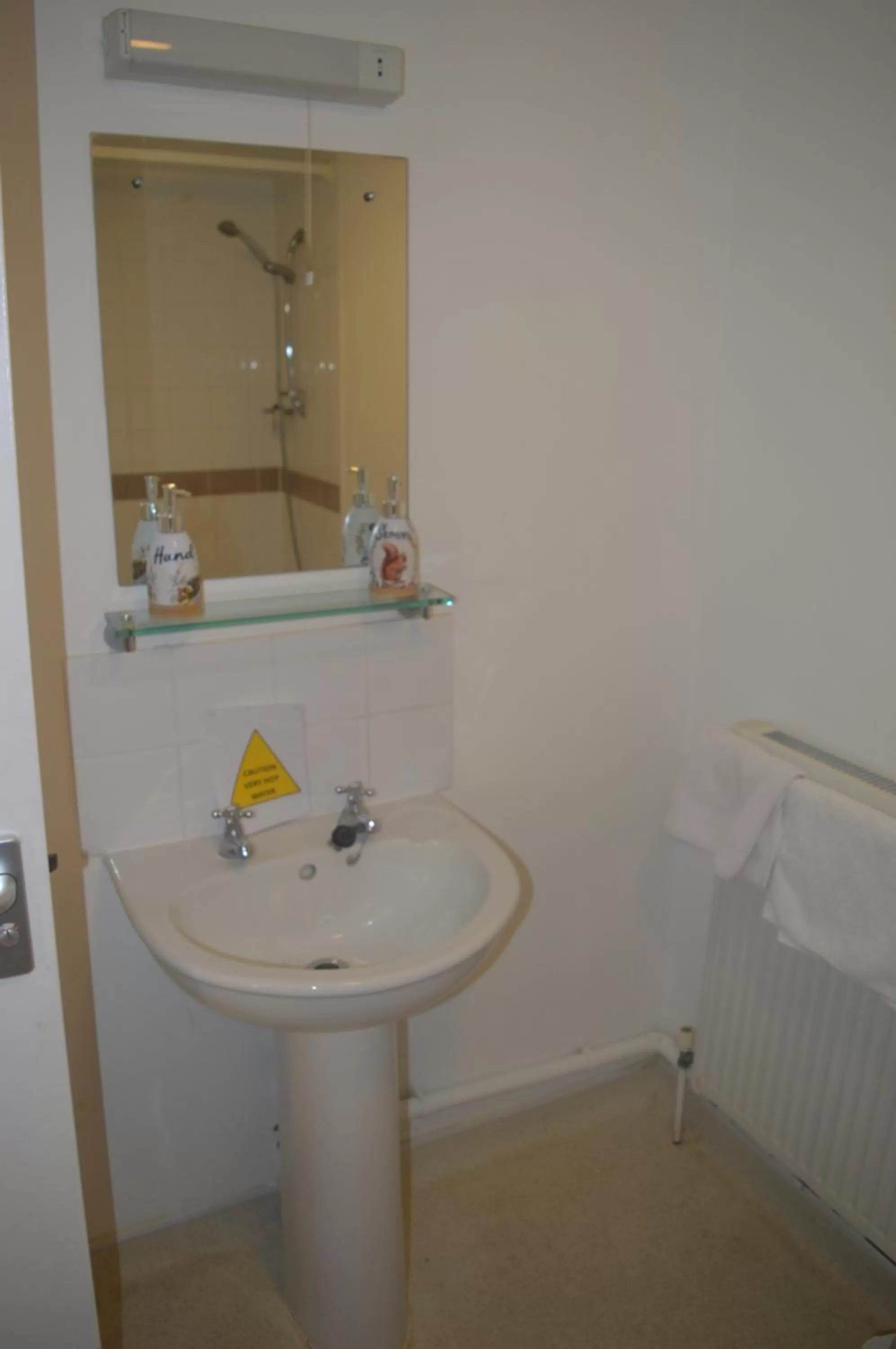 Bathroom in The Queen Victoria