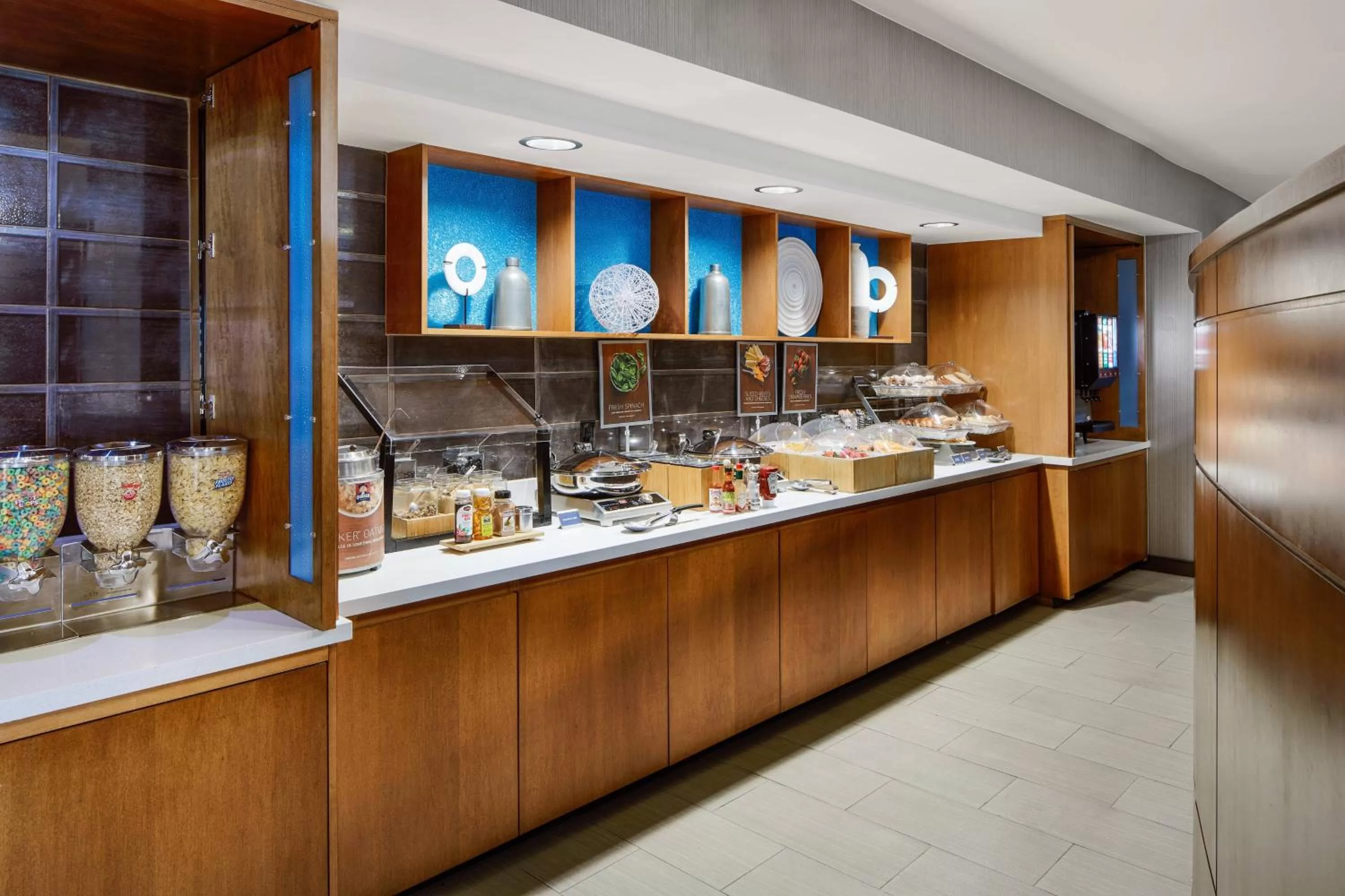 Breakfast in SpringHill Suites Tempe at Arizona Mills Mall