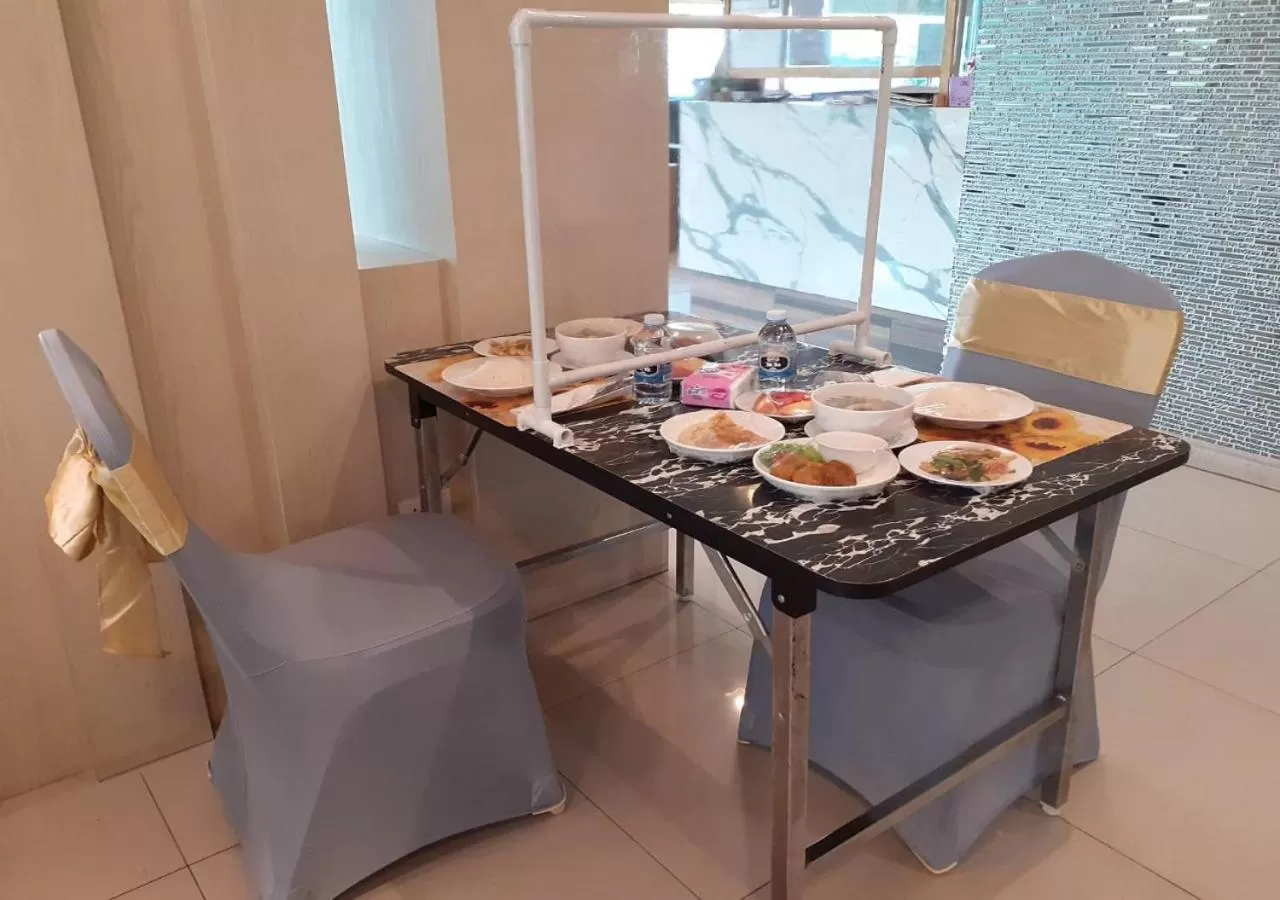 Restaurant/places to eat in Grand Inter Hotel